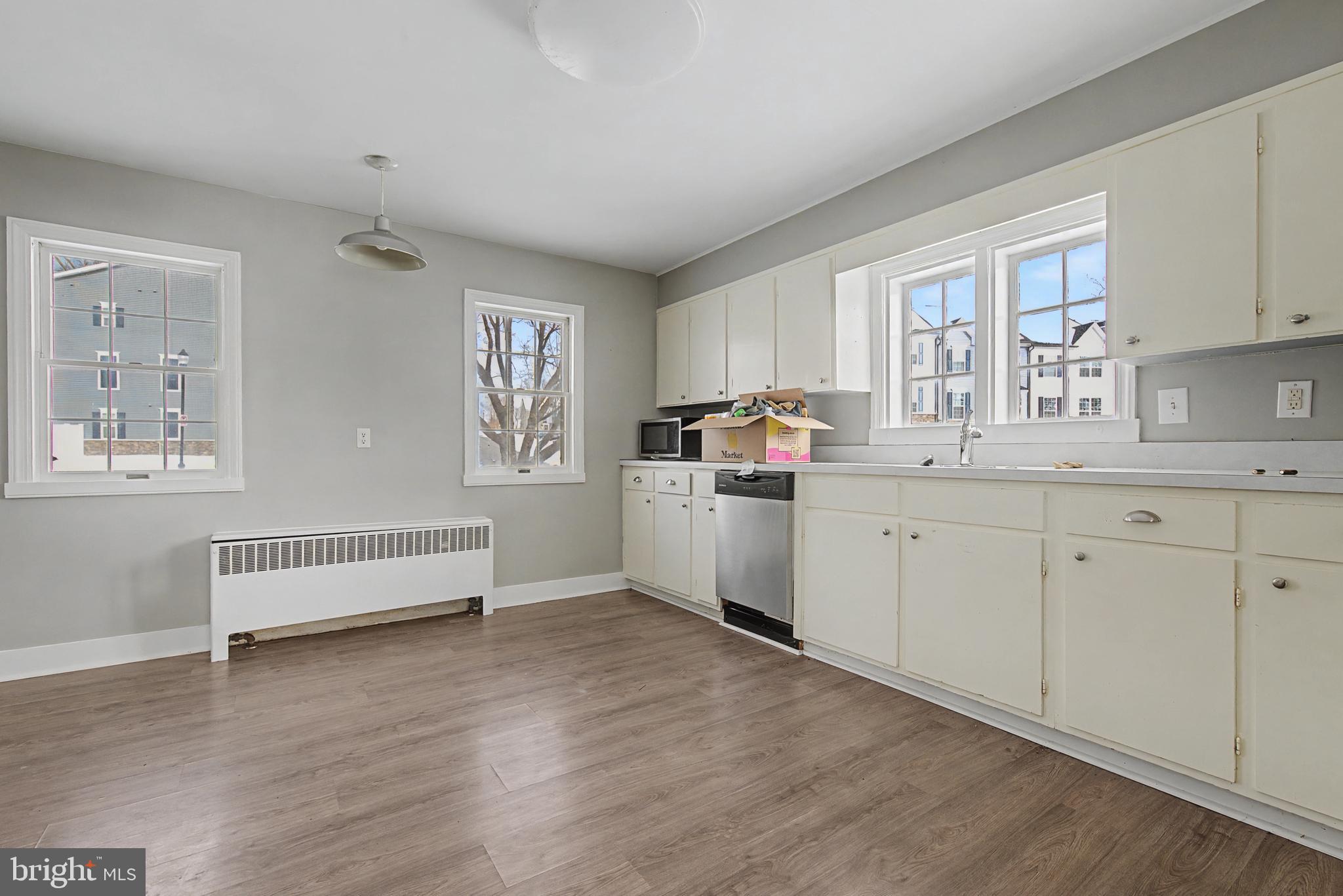 BELLE AIR TOWNHOMES - Residential