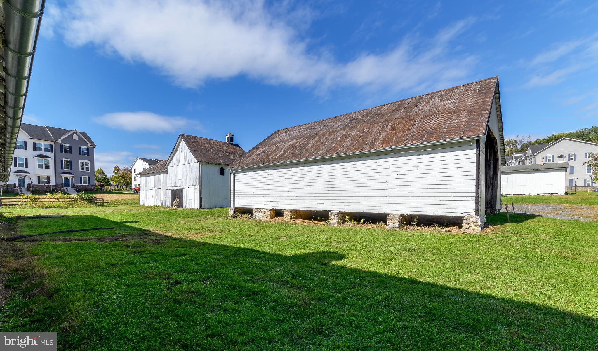 BELLE AIR TOWNHOMES - Residential