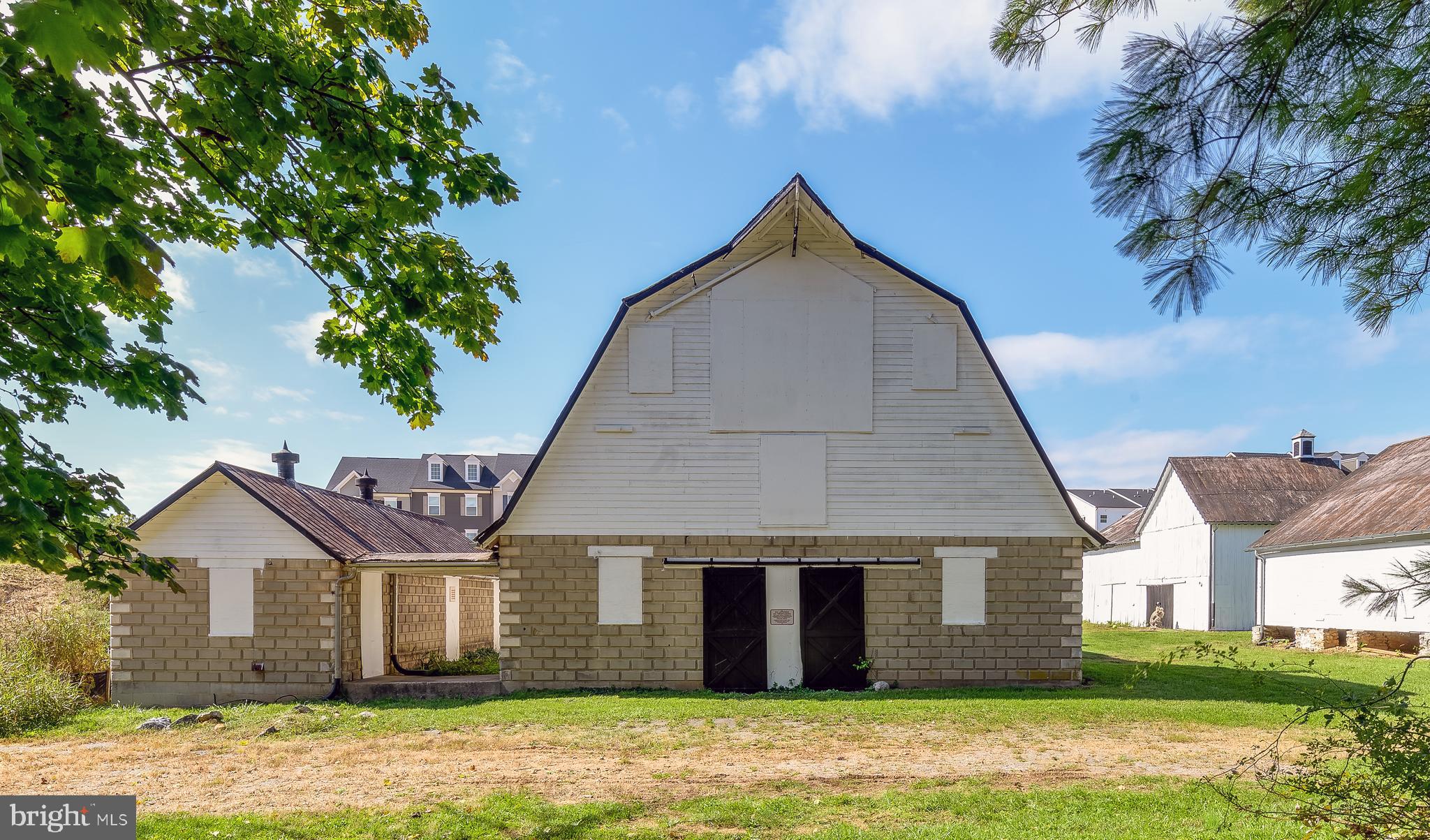 BELLE AIR TOWNHOMES - Residential