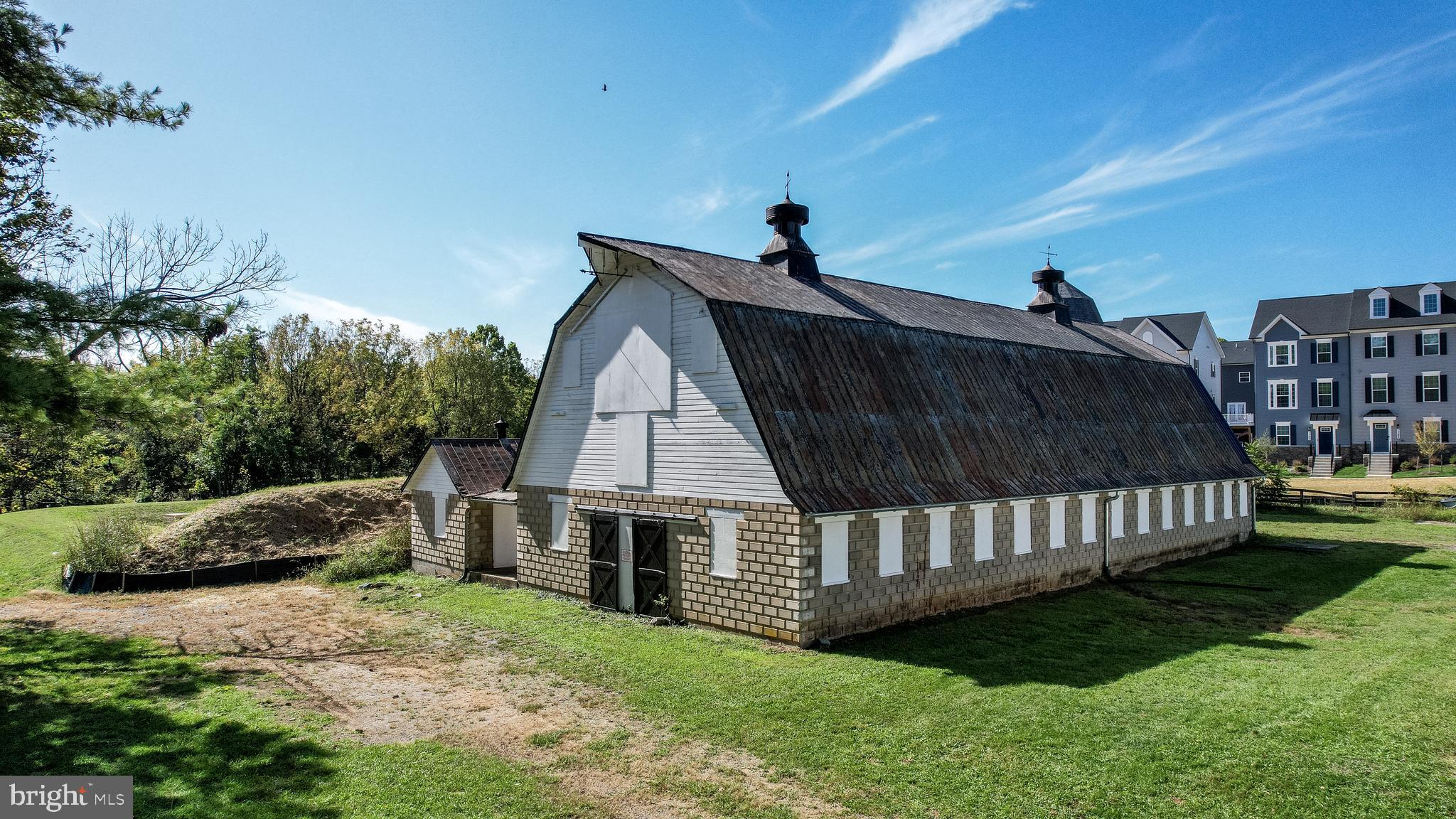 BELLE AIR TOWNHOMES - Residential