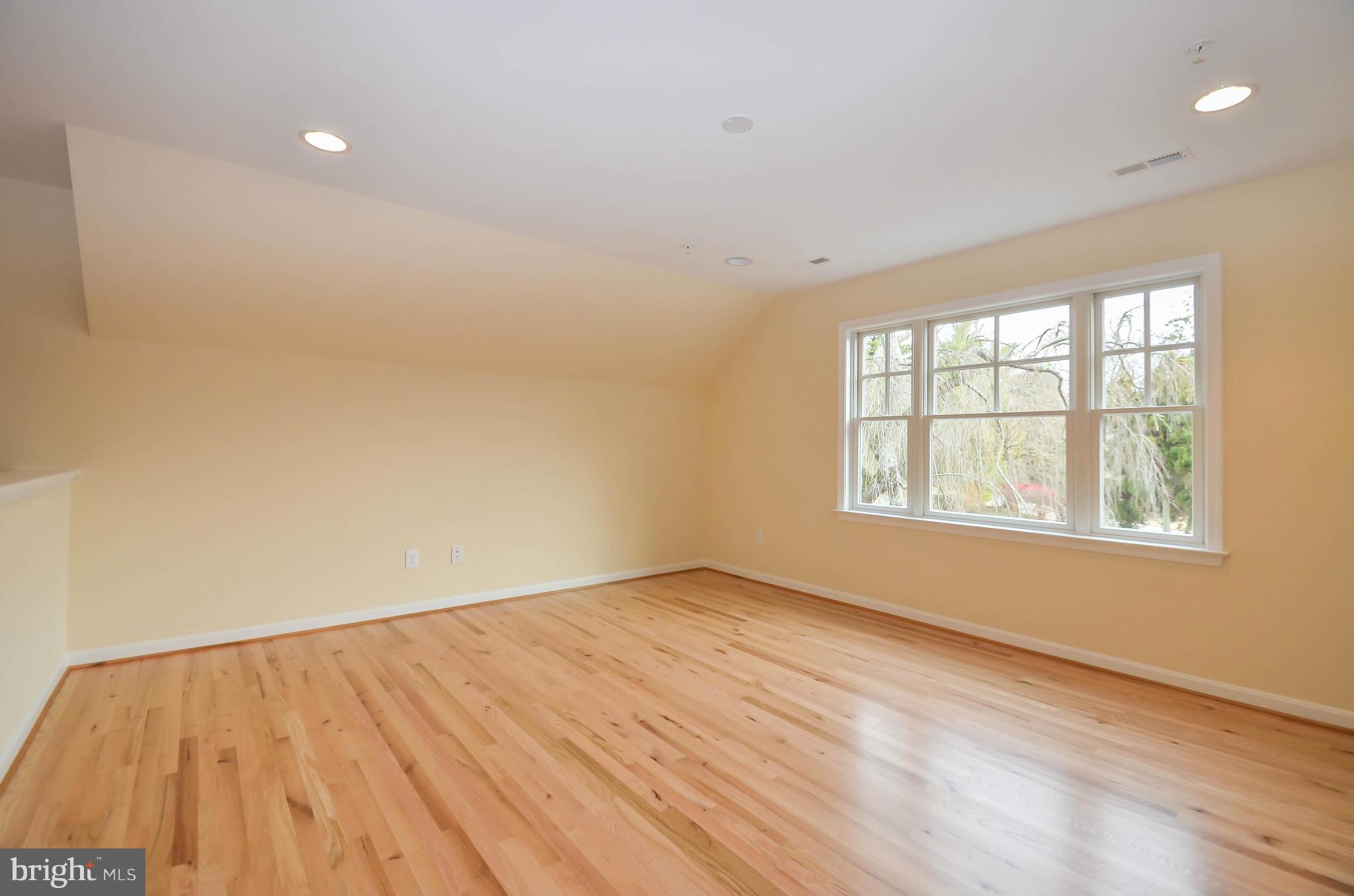 LUTHERVILLE - Residential