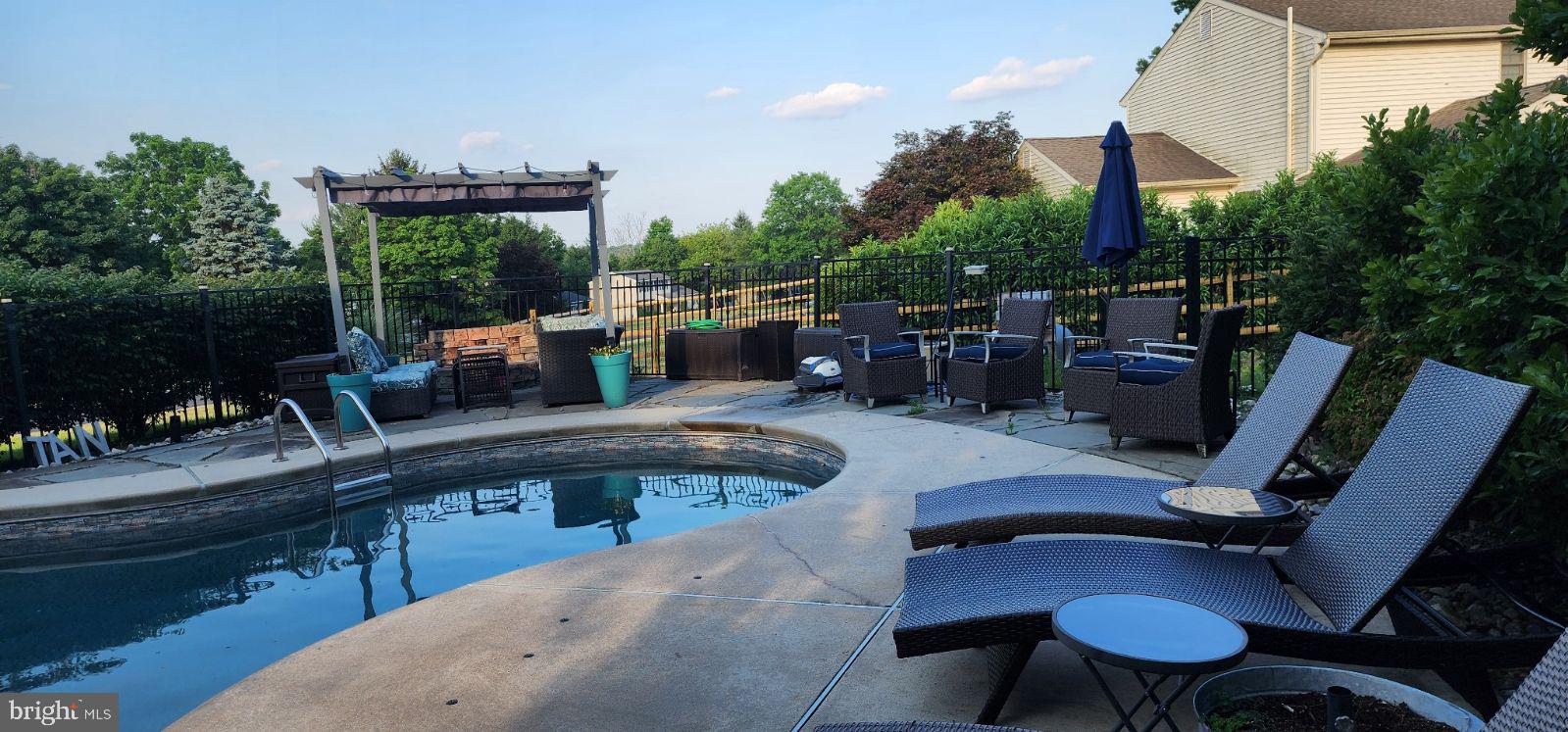 VILLAGE BROOK ESTS - Residential