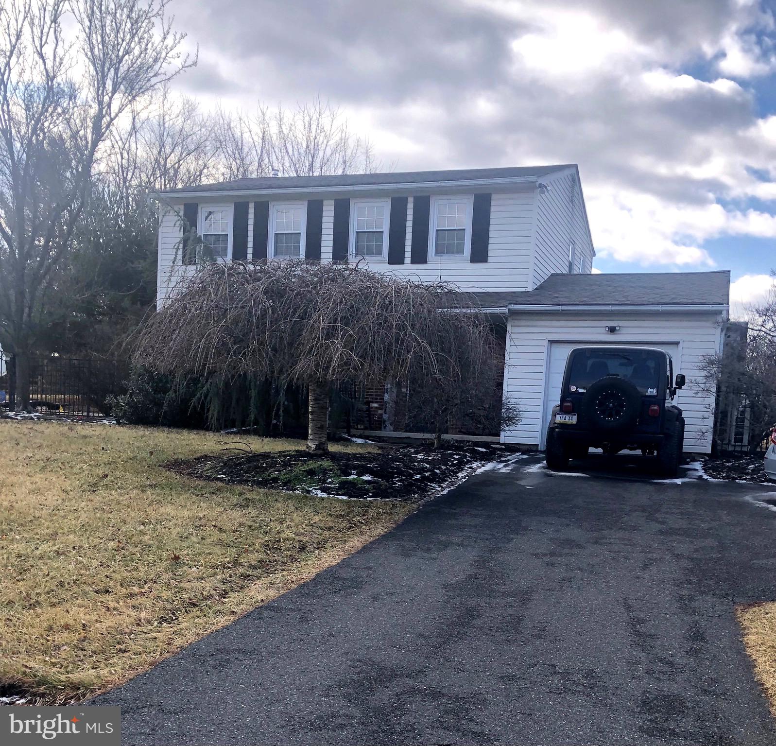 VILLAGE BROOK ESTS - Residential