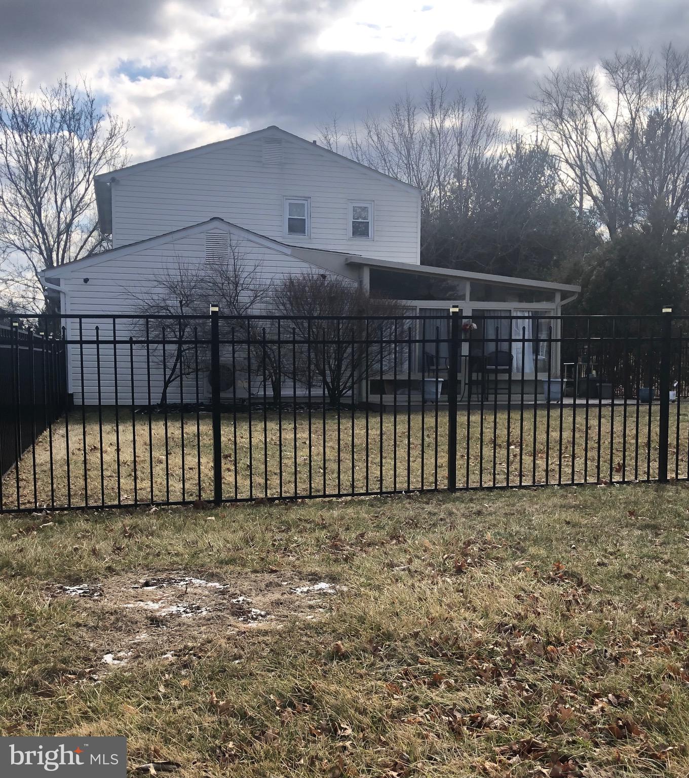 VILLAGE BROOK ESTS - Residential