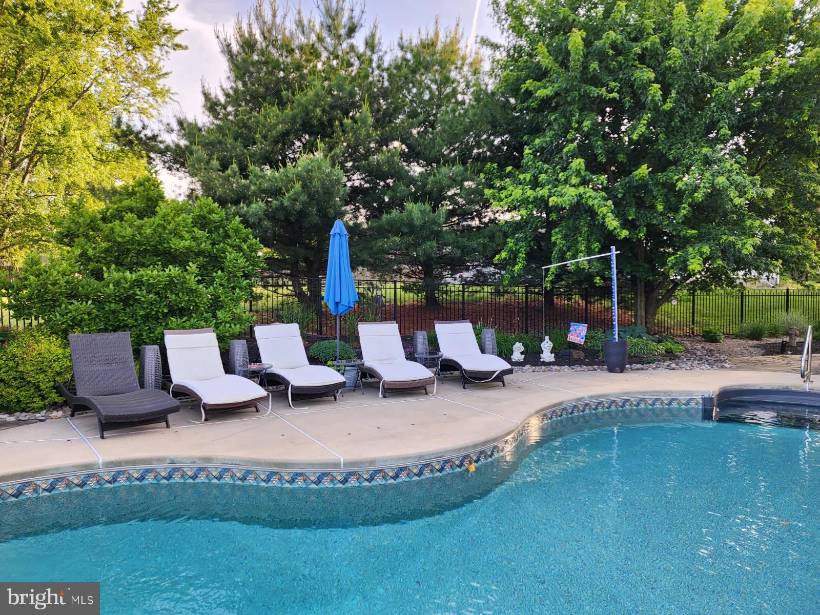 VILLAGE BROOK ESTS - Residential