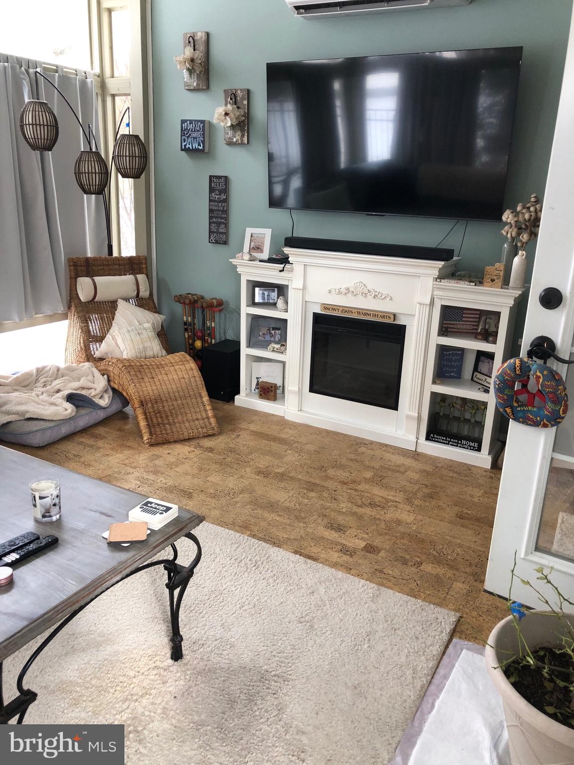 VILLAGE BROOK ESTS - Residential