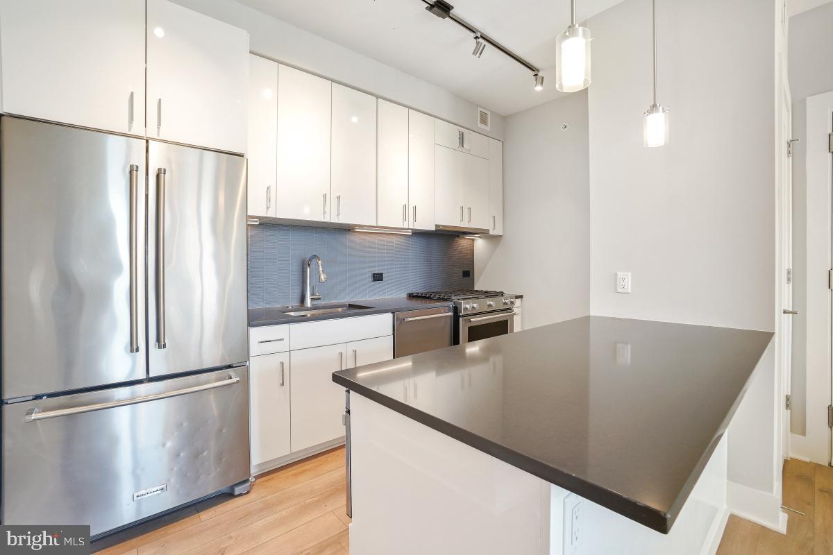 88 V STREET SW 204