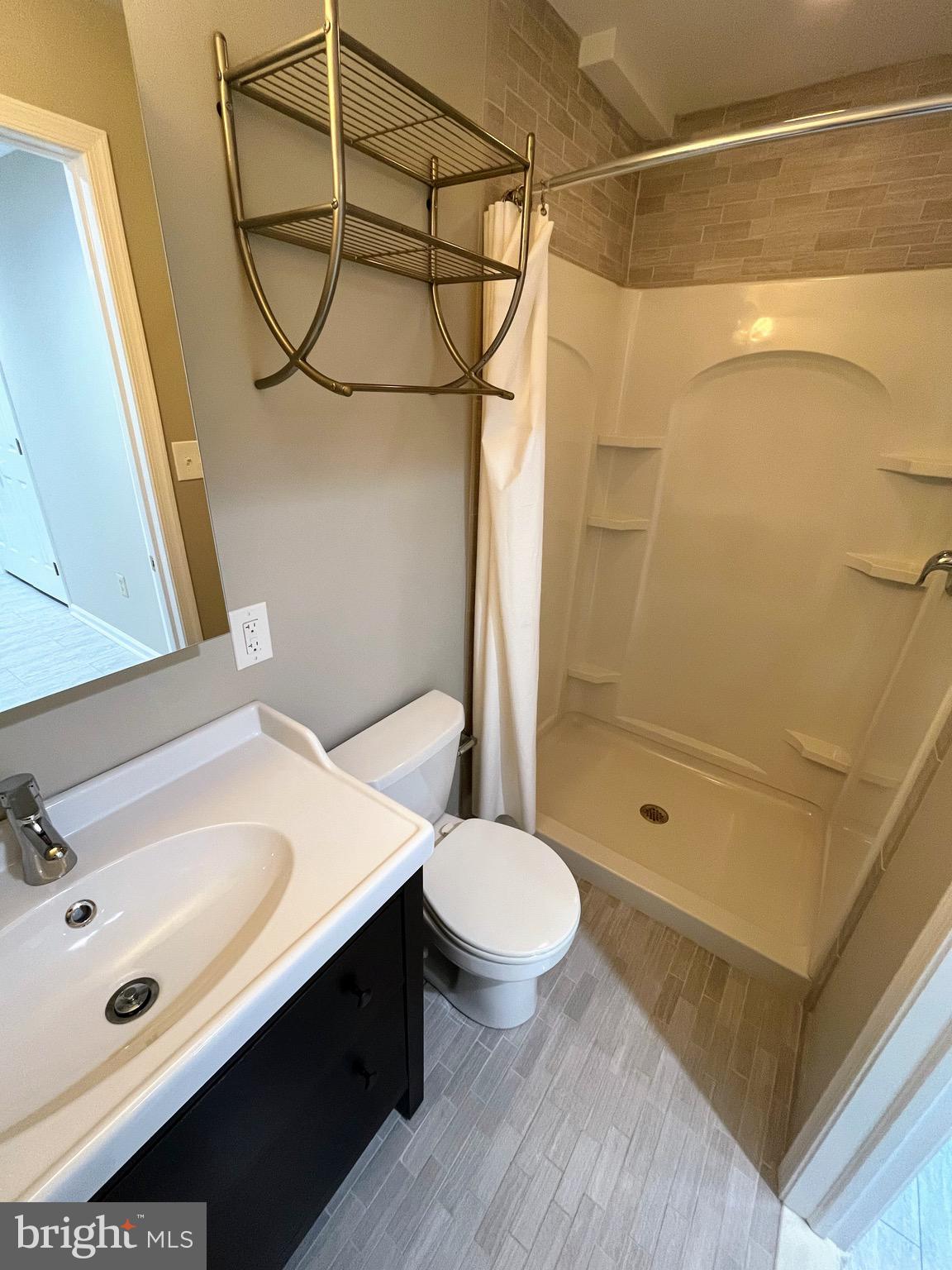 ANDORRA WOODS - Residential Lease