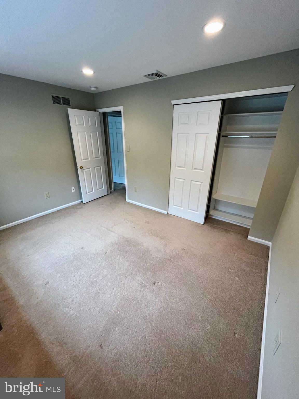 ANDORRA WOODS - Residential Lease