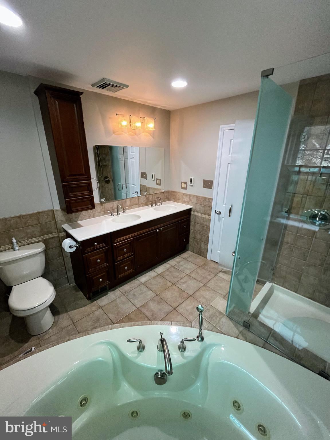 ANDORRA WOODS - Residential Lease