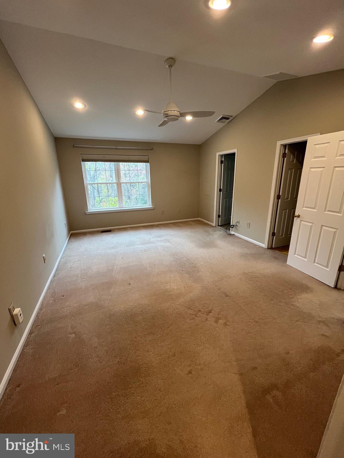 ANDORRA WOODS - Residential Lease