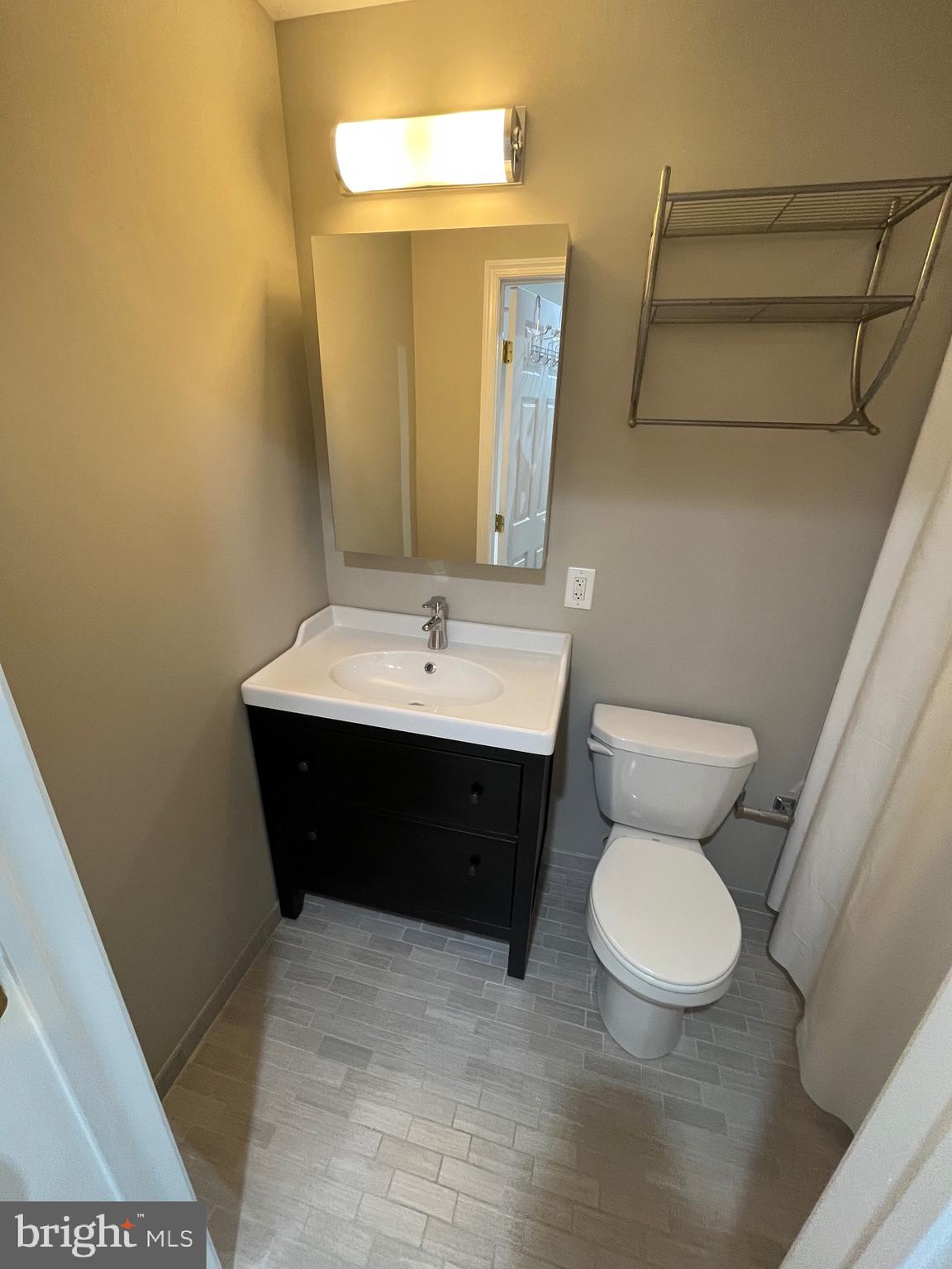 ANDORRA WOODS - Residential Lease