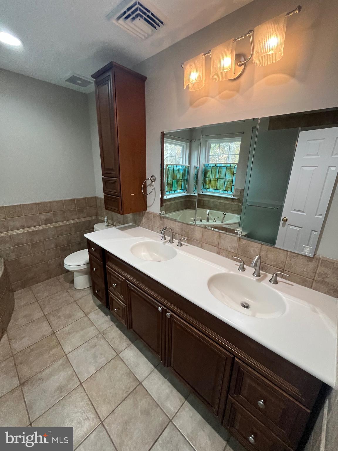 ANDORRA WOODS - Residential Lease