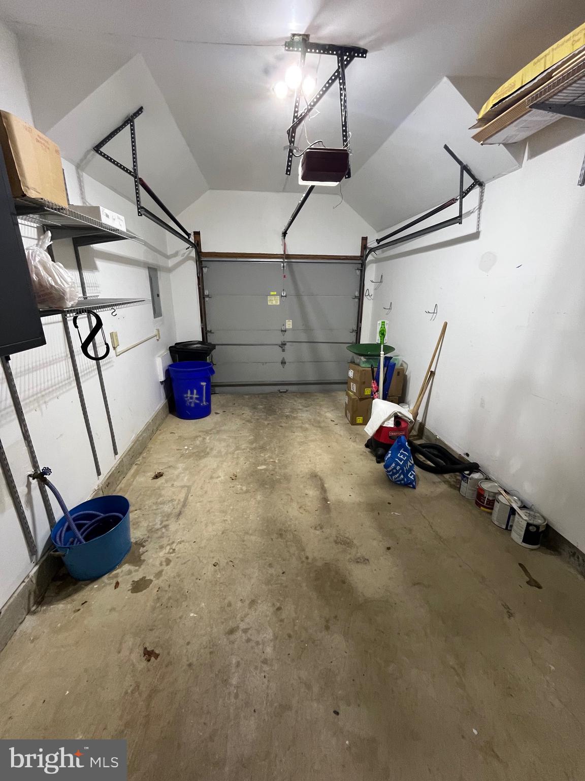 ANDORRA WOODS - Residential Lease