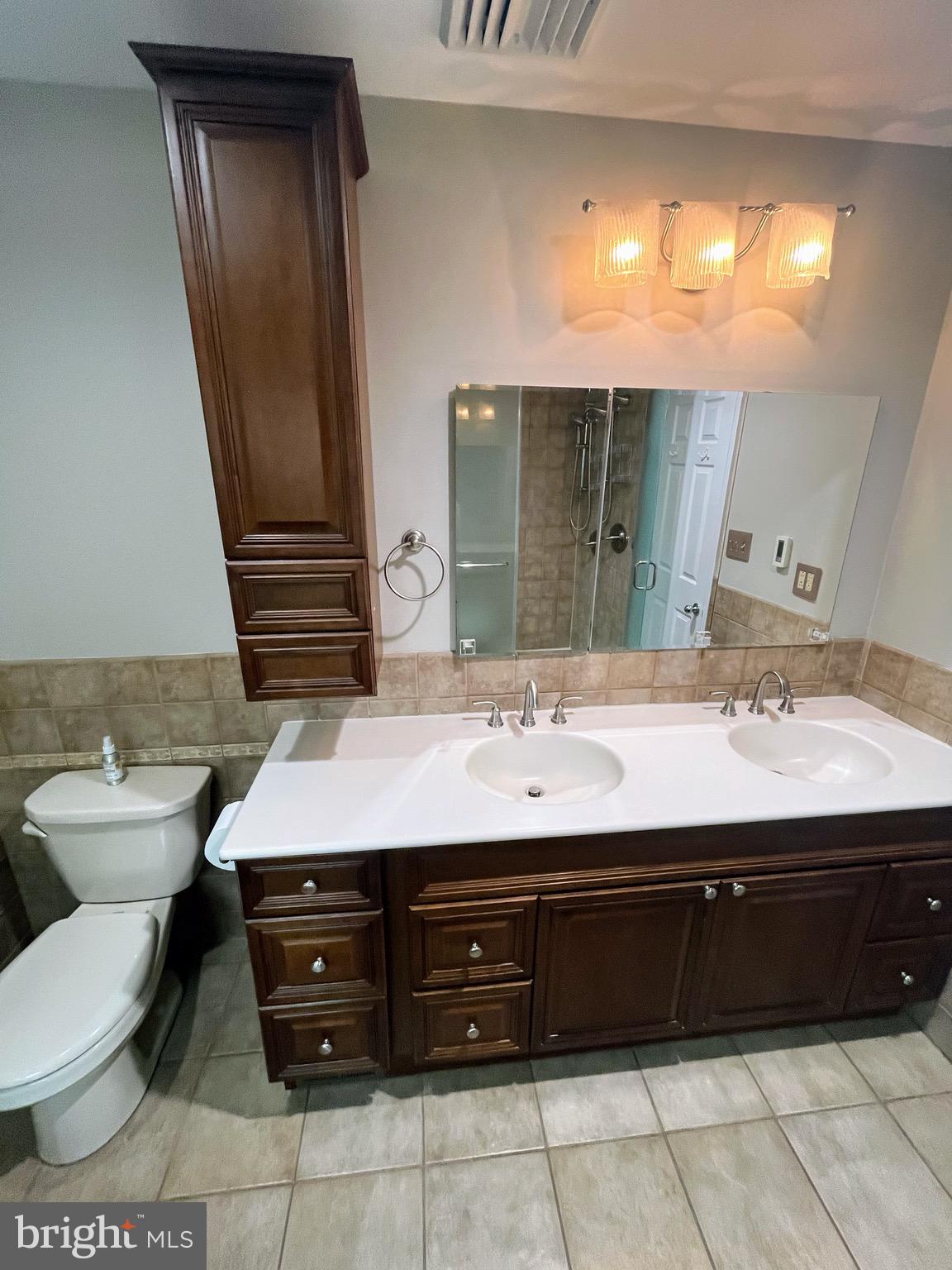 ANDORRA WOODS - Residential Lease