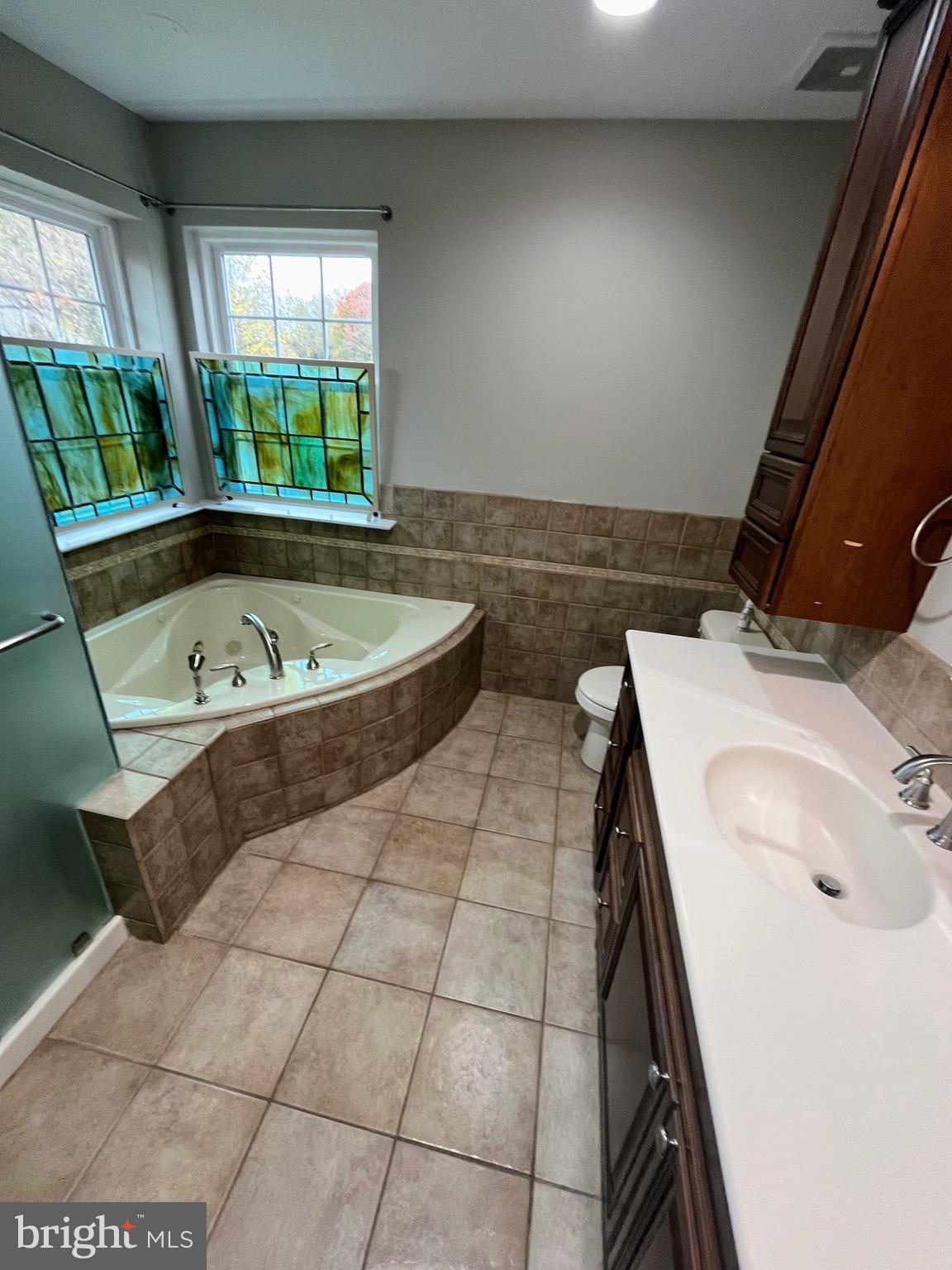 ANDORRA WOODS - Residential Lease