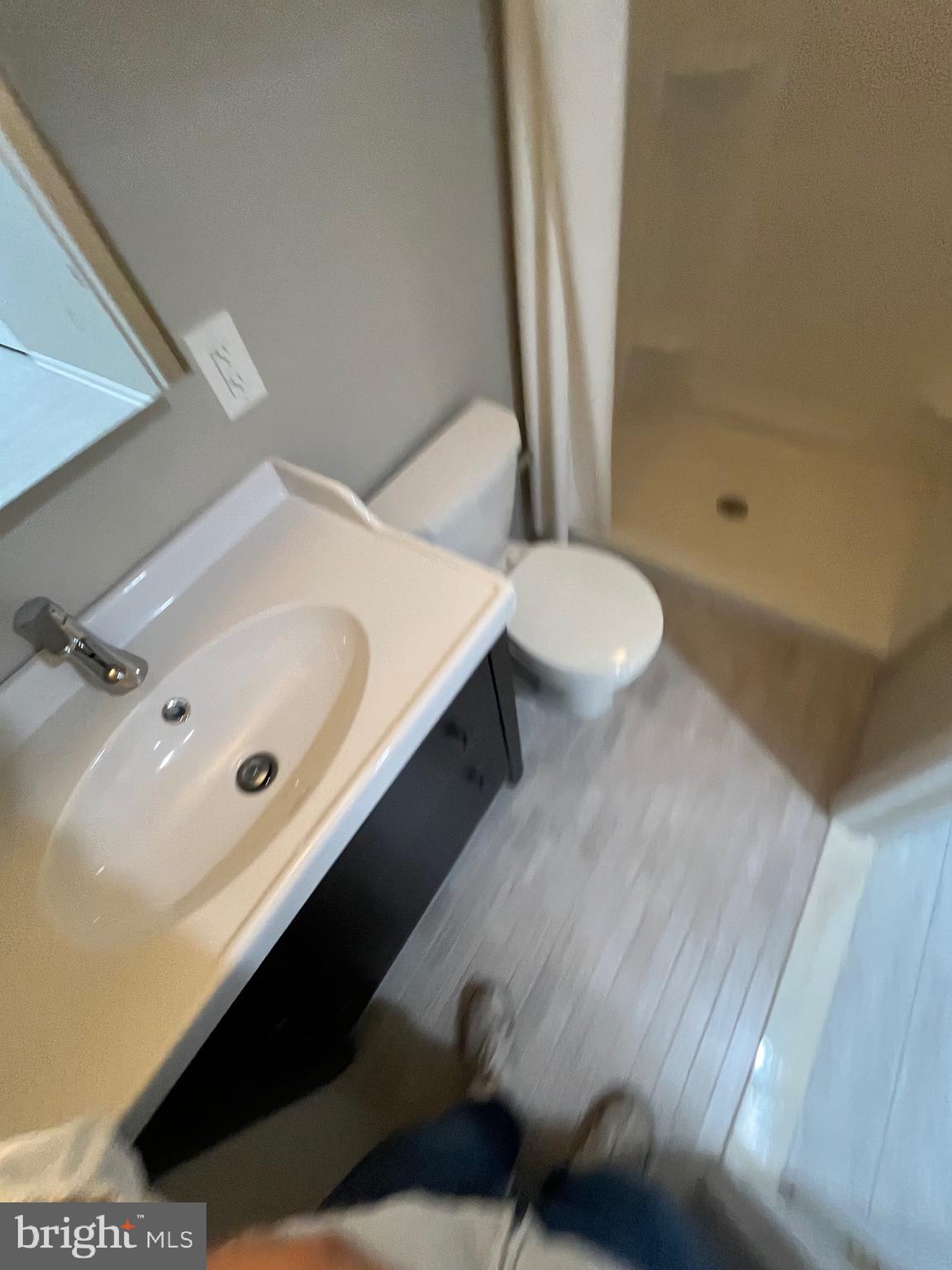 ANDORRA WOODS - Residential Lease