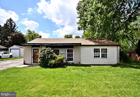 706 Clover Lane, Plymouth Meeting, PA MLS: PAMC2139458
