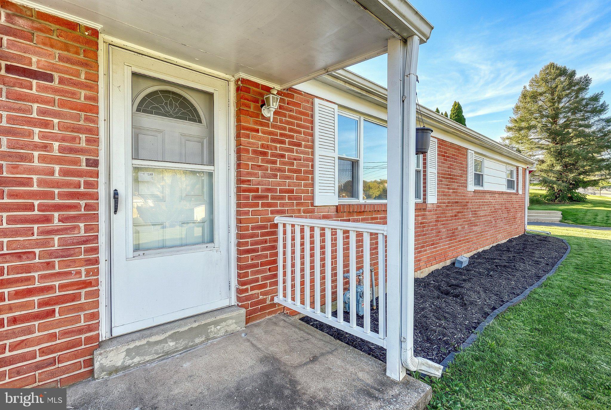 10 DULLES DRIVE E