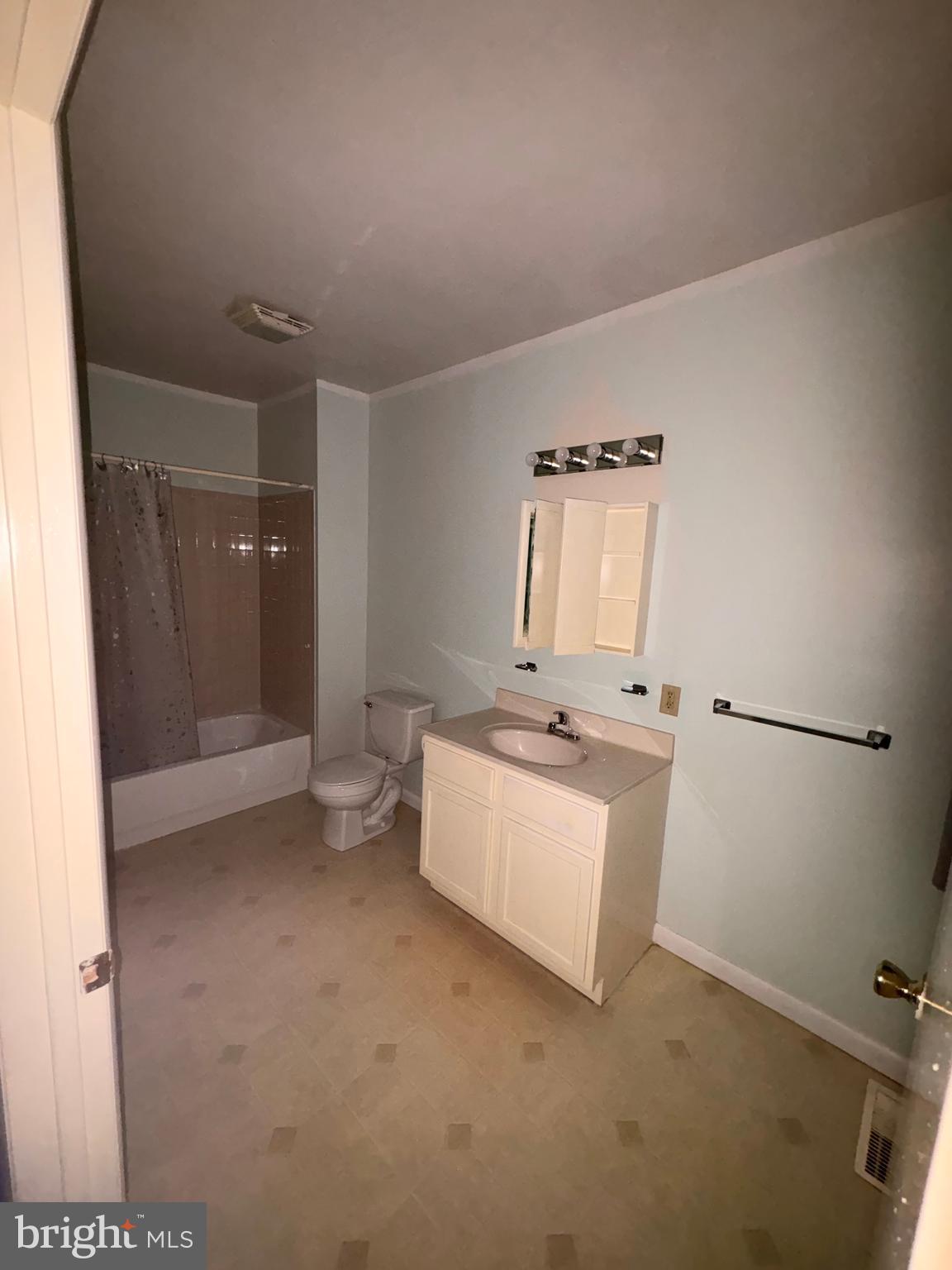 PARKWAY - Residential Lease