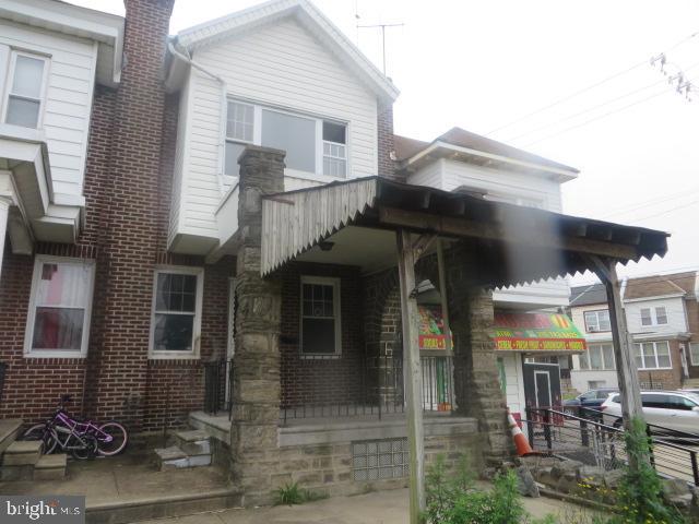 Two story, 3 bedroom, 1.5 bath porch front row located just off of Pratt St and close to Roosevelt Blvd. Living room, dining room and kitchen on the 1st floor. Three bedrooms plus full bath on the 2nd floor. Full basement with powder room ready to be finished plus off street parking. Convenient location just off of Oxford Ave and Roosevelt Blvd. Don't miss out on this Oxford Circle Opportunity.