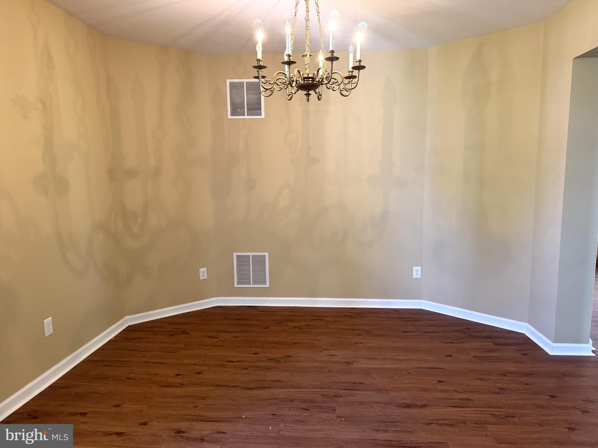 506 WHISPERING TRAIL