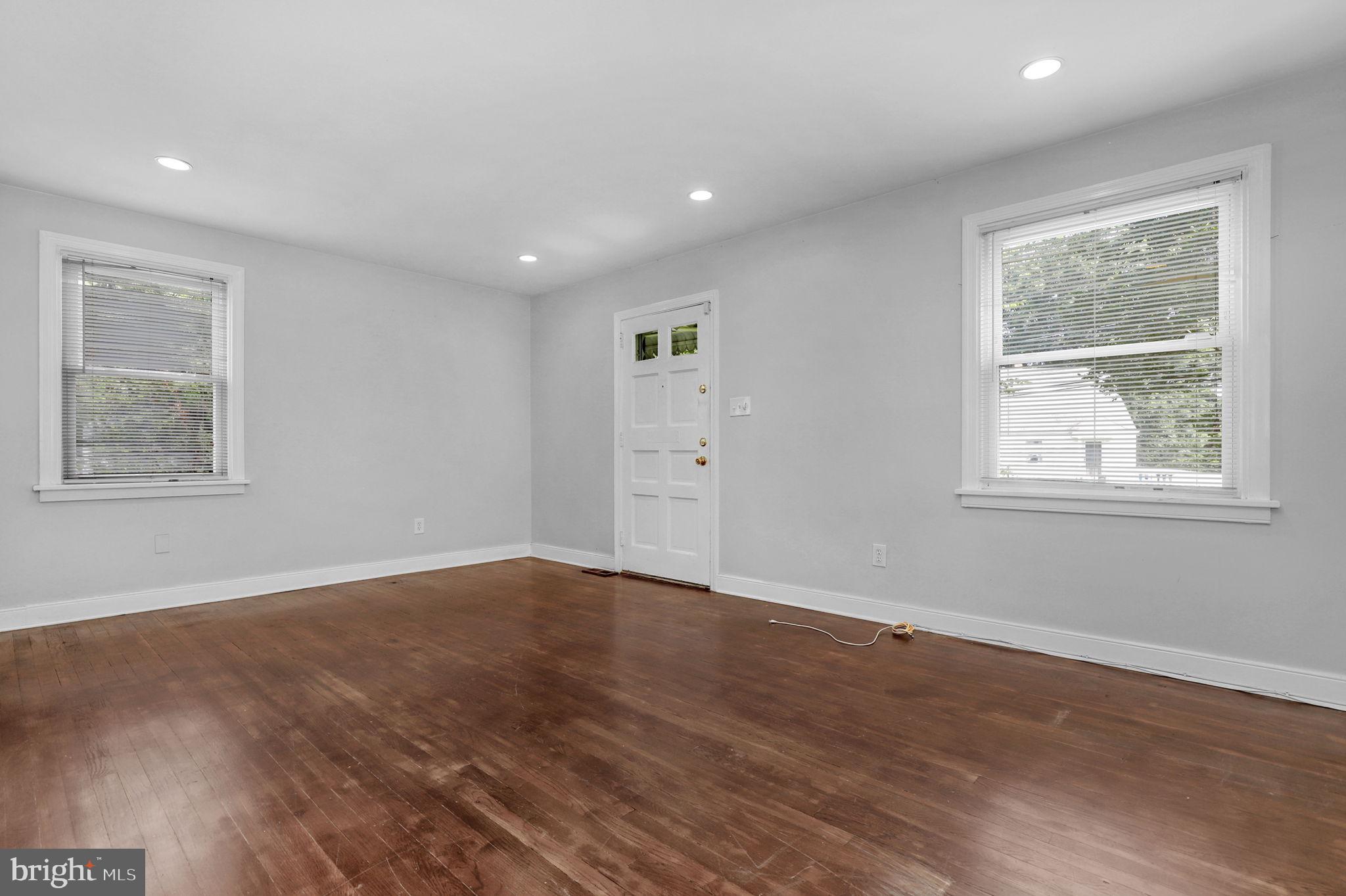 2802 URBANA DRIVE