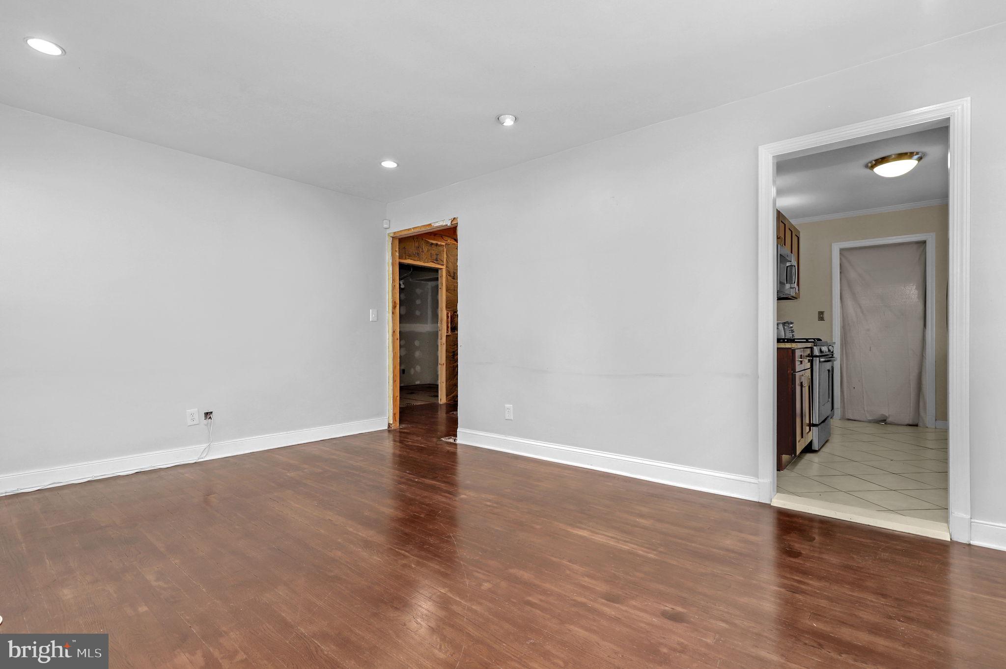 2802 URBANA DRIVE