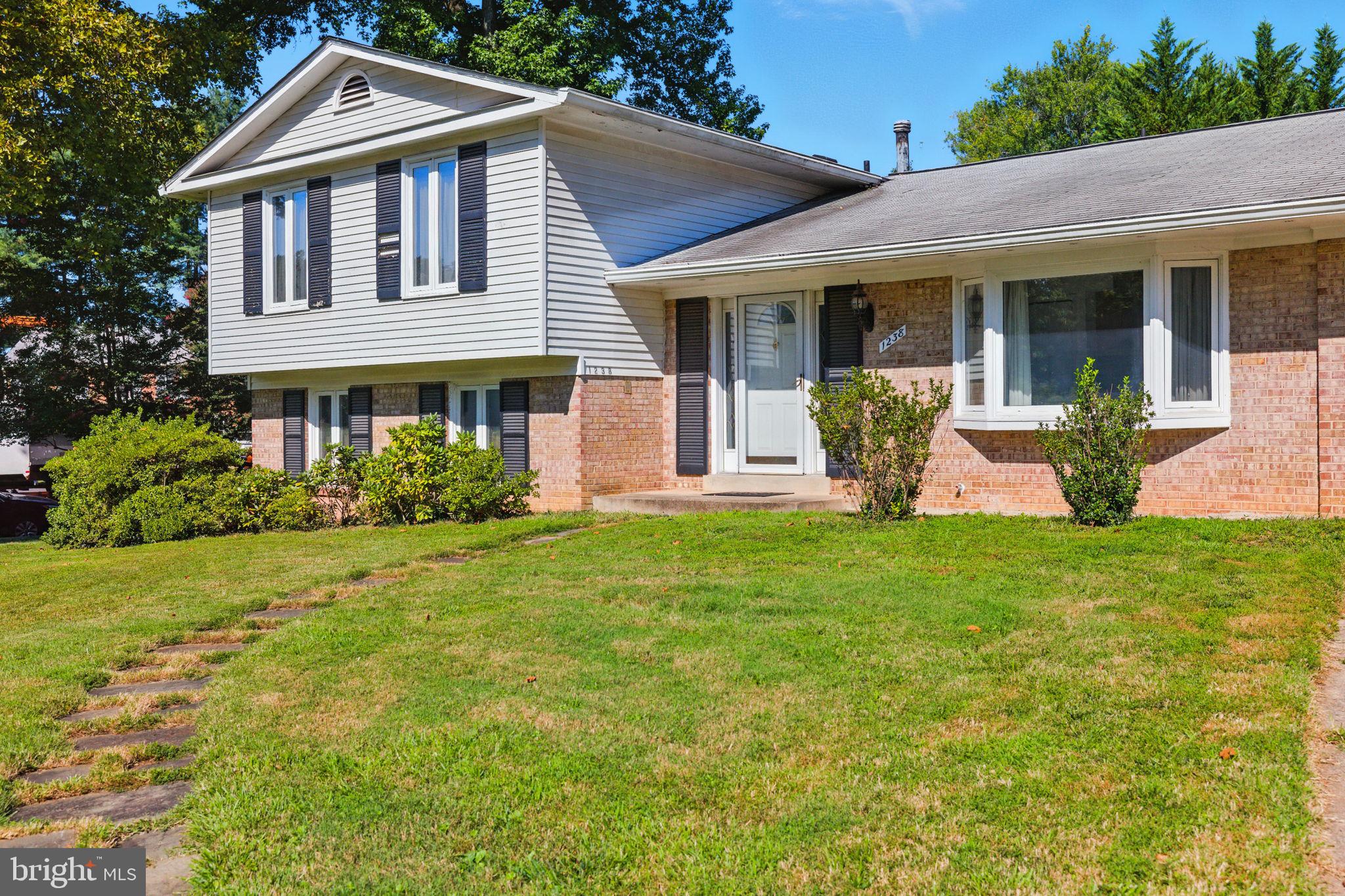 1238 STONEHAM COURT