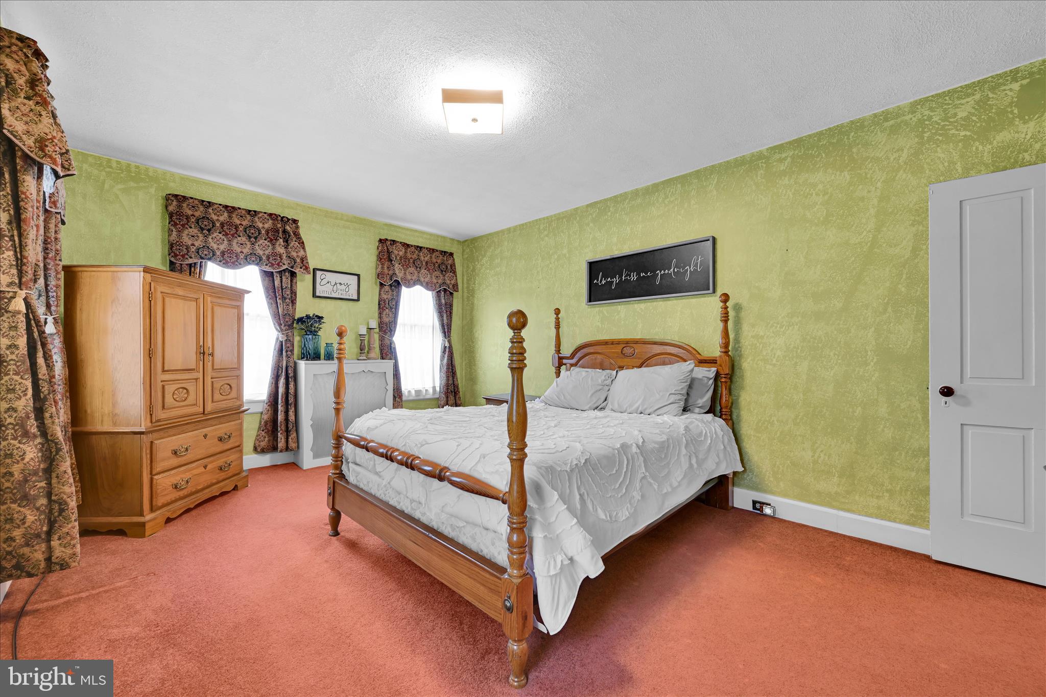 PINE GROVE - Residential