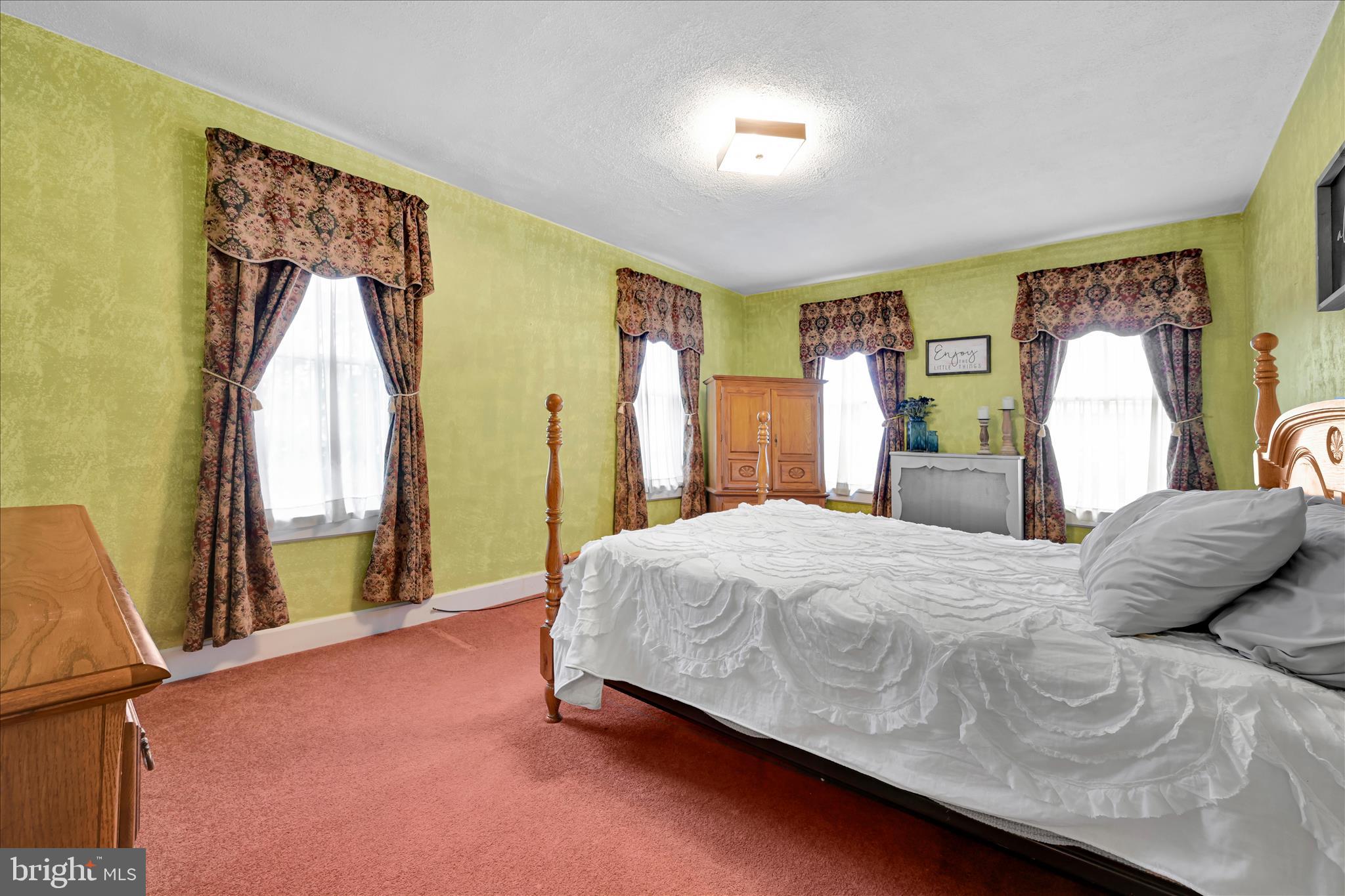 PINE GROVE - Residential