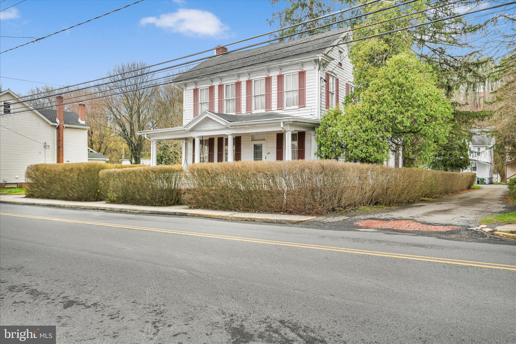 PINE GROVE - Residential