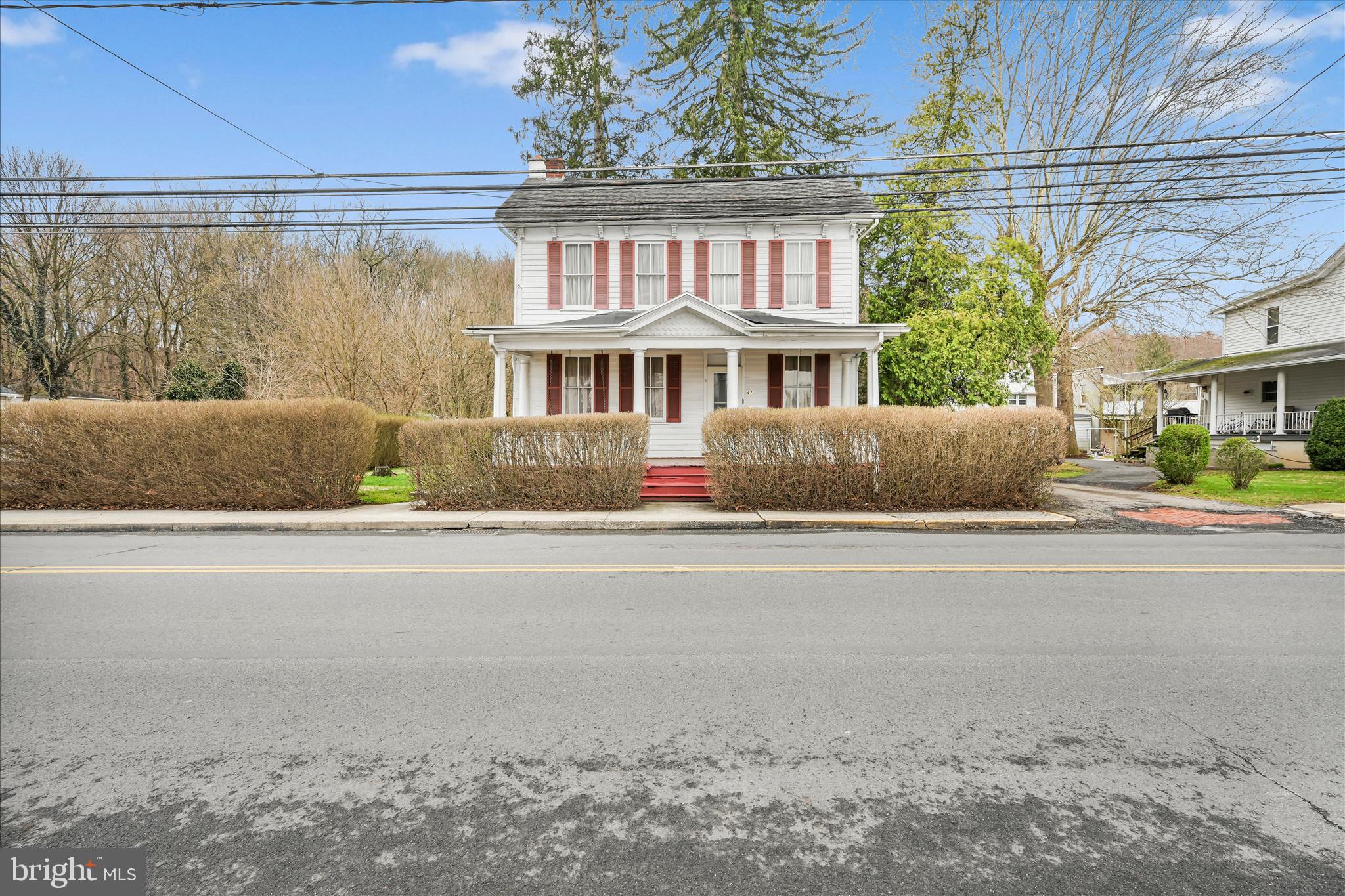 PINE GROVE - Residential