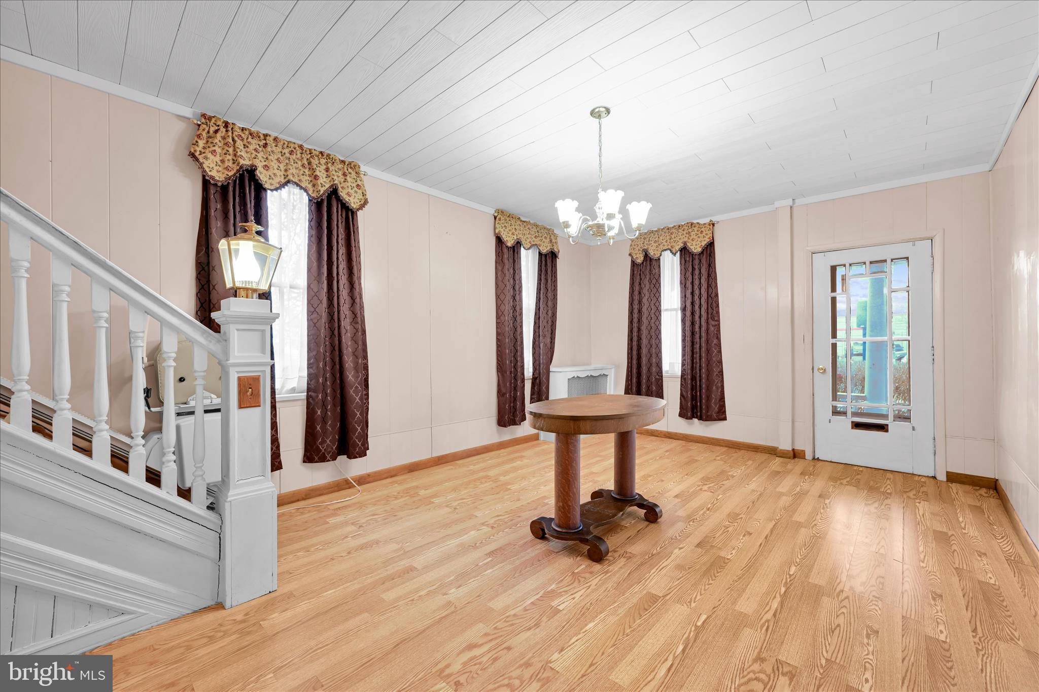 PINE GROVE - Residential