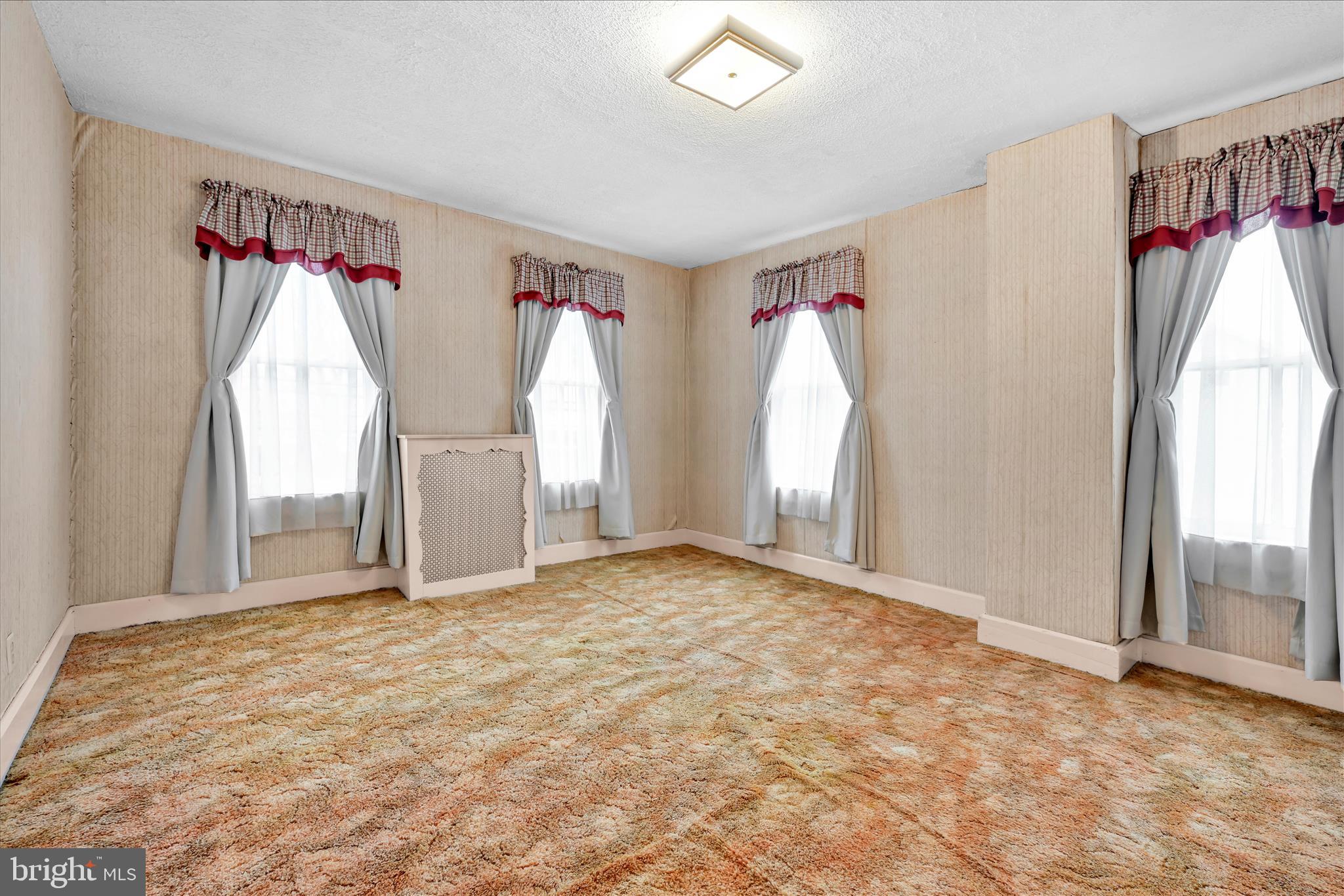 PINE GROVE - Residential