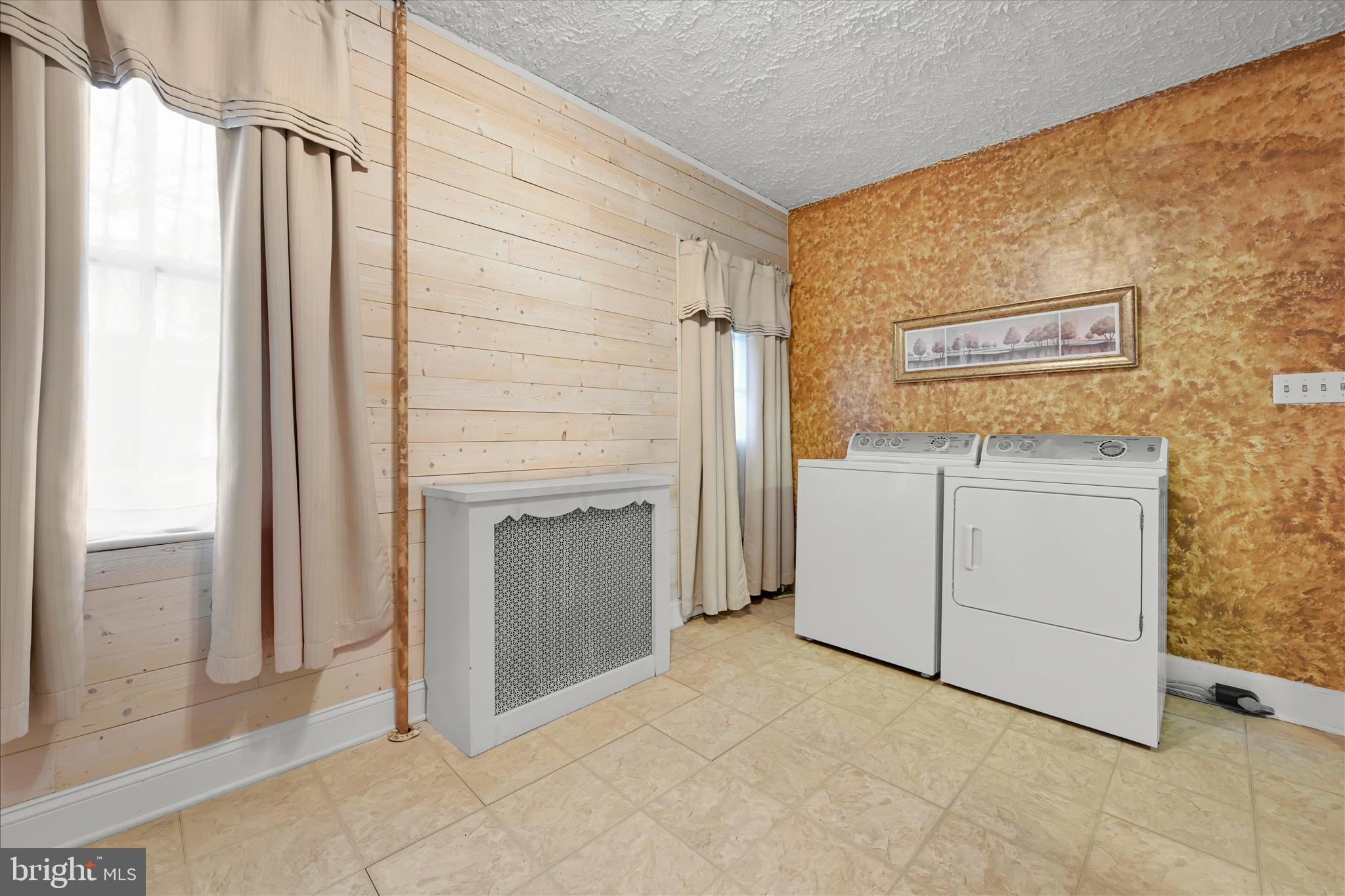 PINE GROVE - Residential