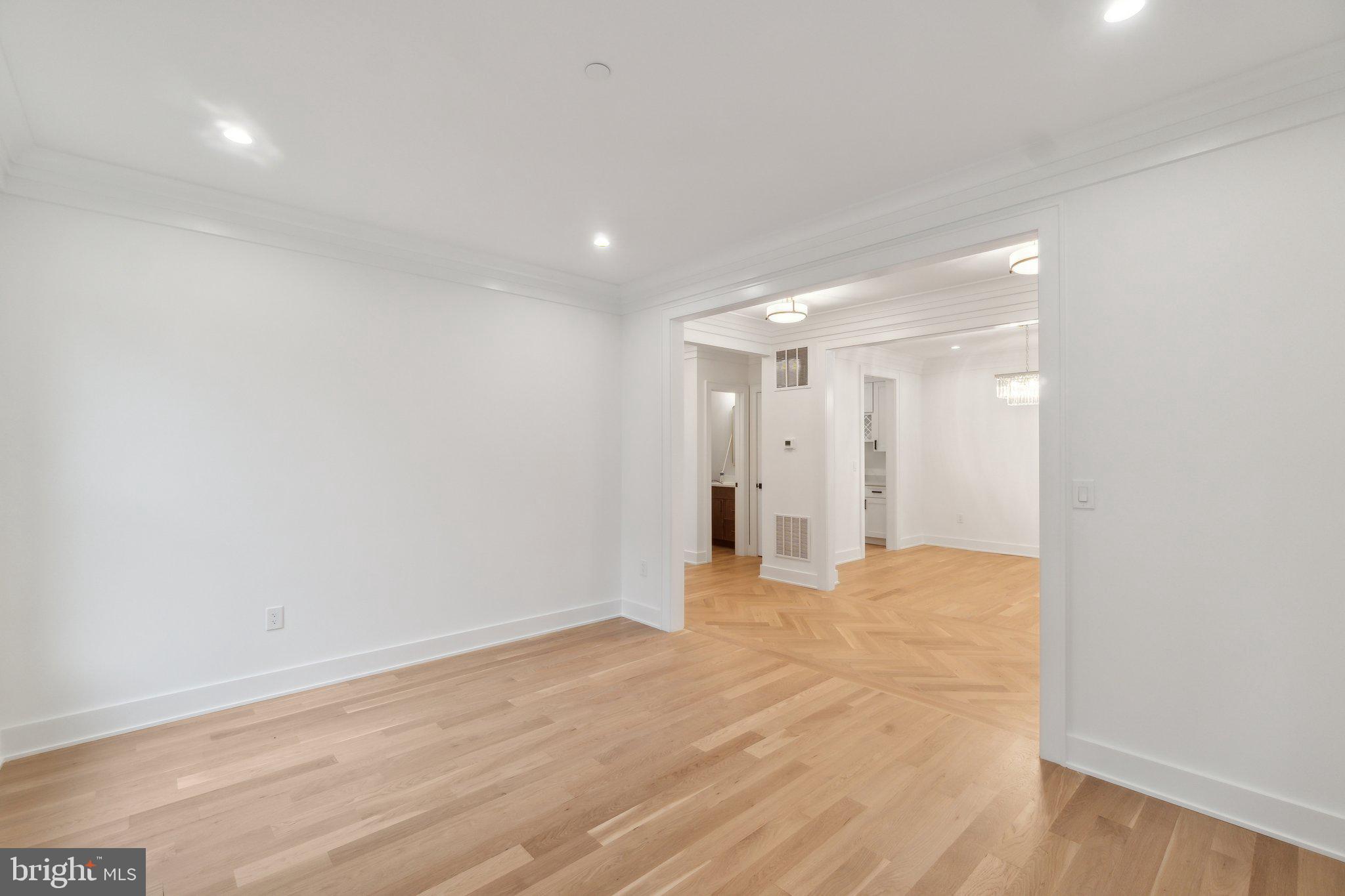 STRATTON WOODS - Residential