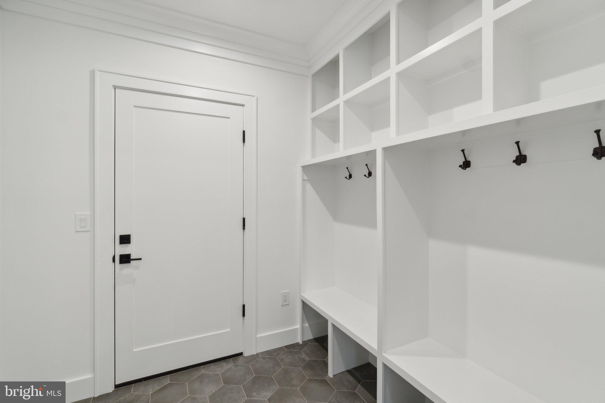 STRATTON WOODS - Residential