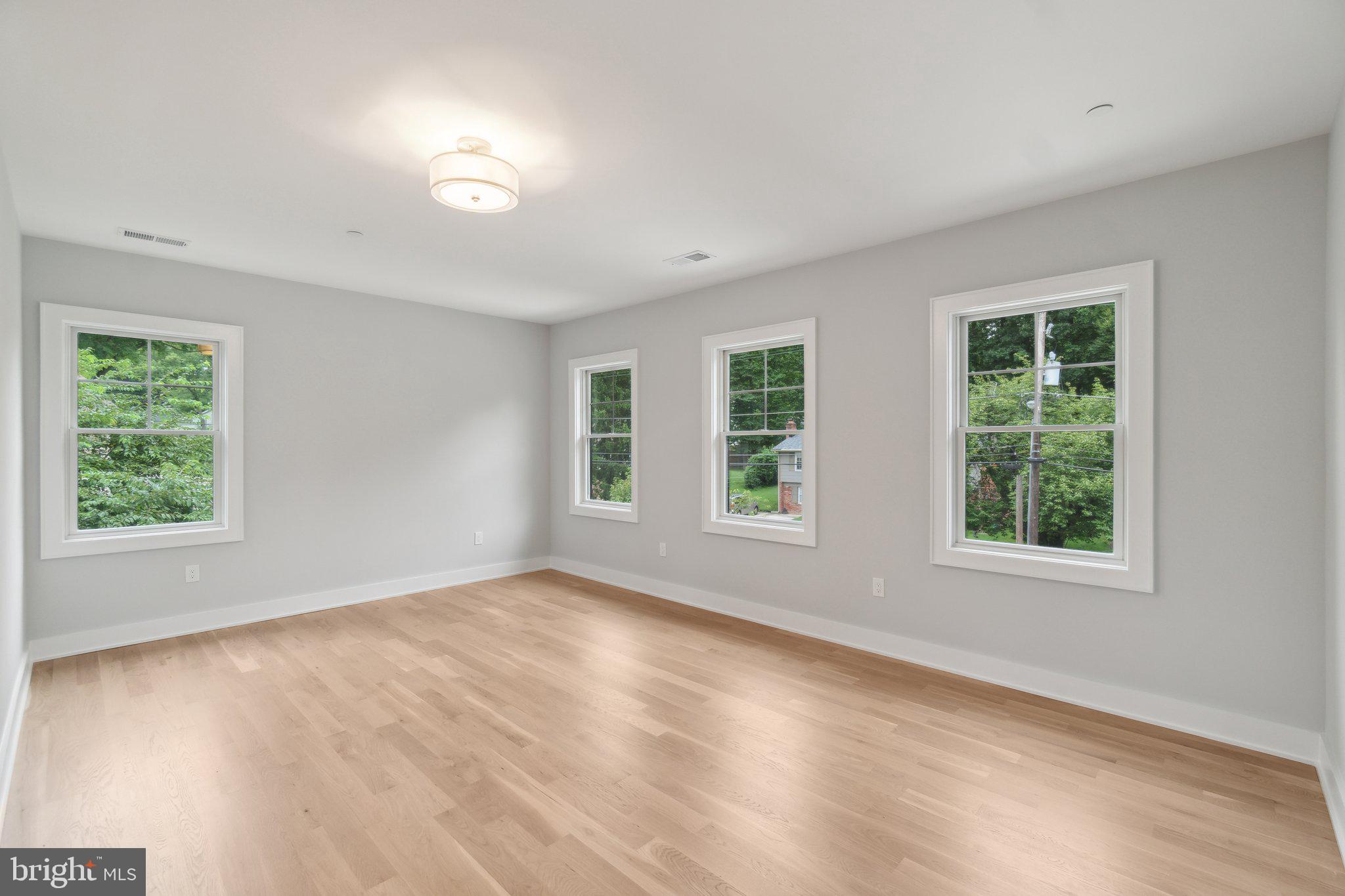 STRATTON WOODS - Residential