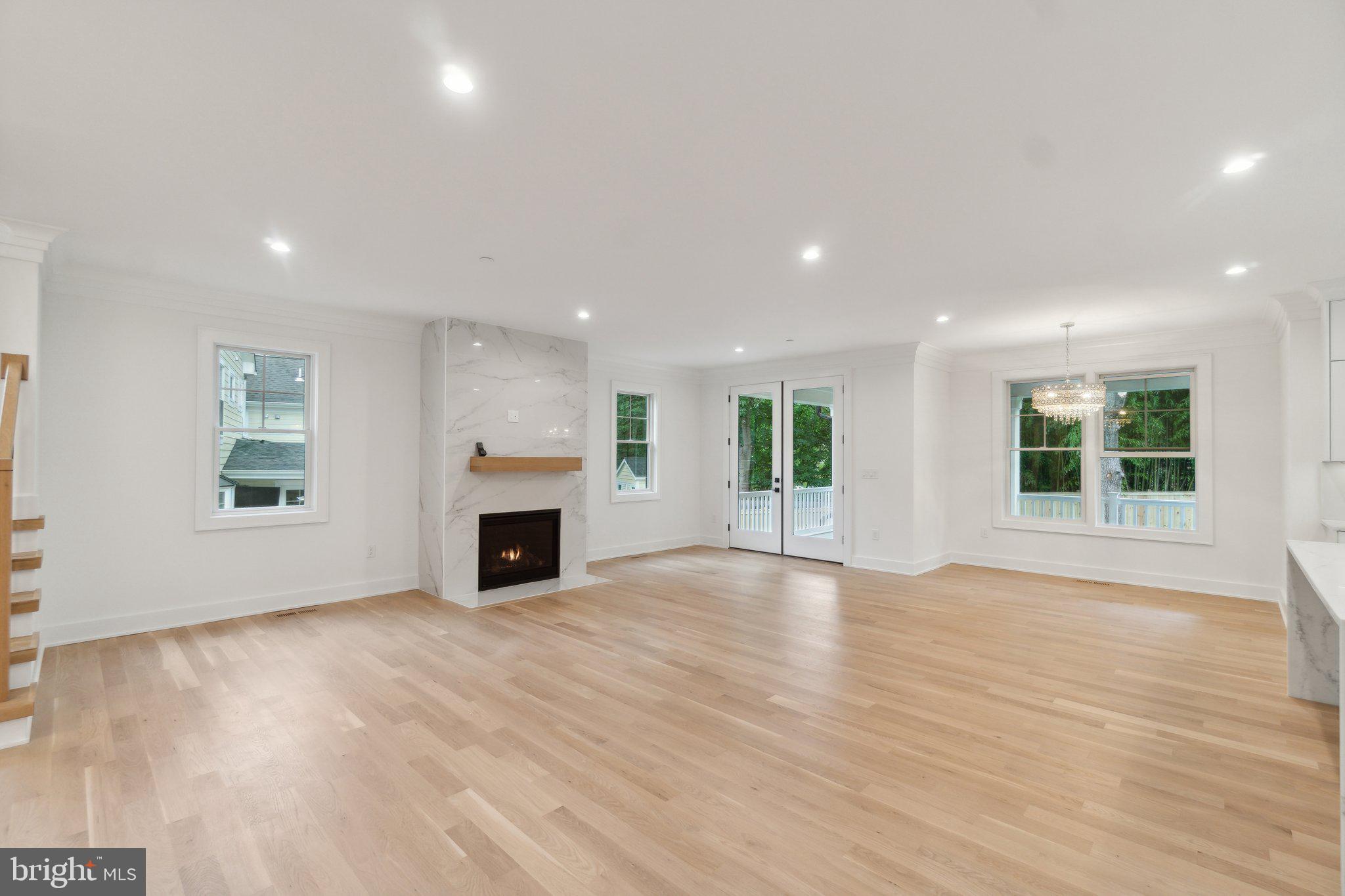 STRATTON WOODS - Residential