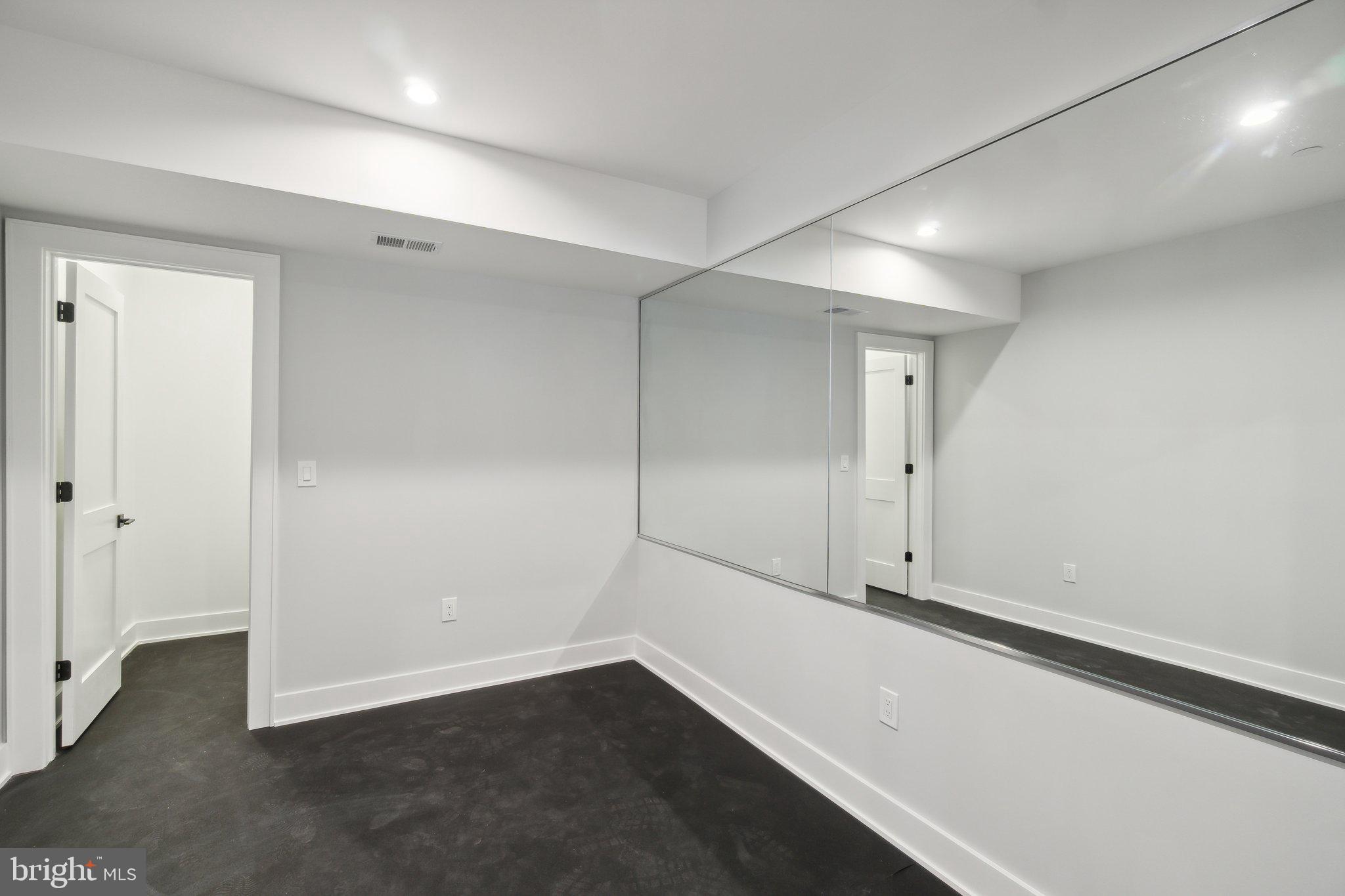 STRATTON WOODS - Residential