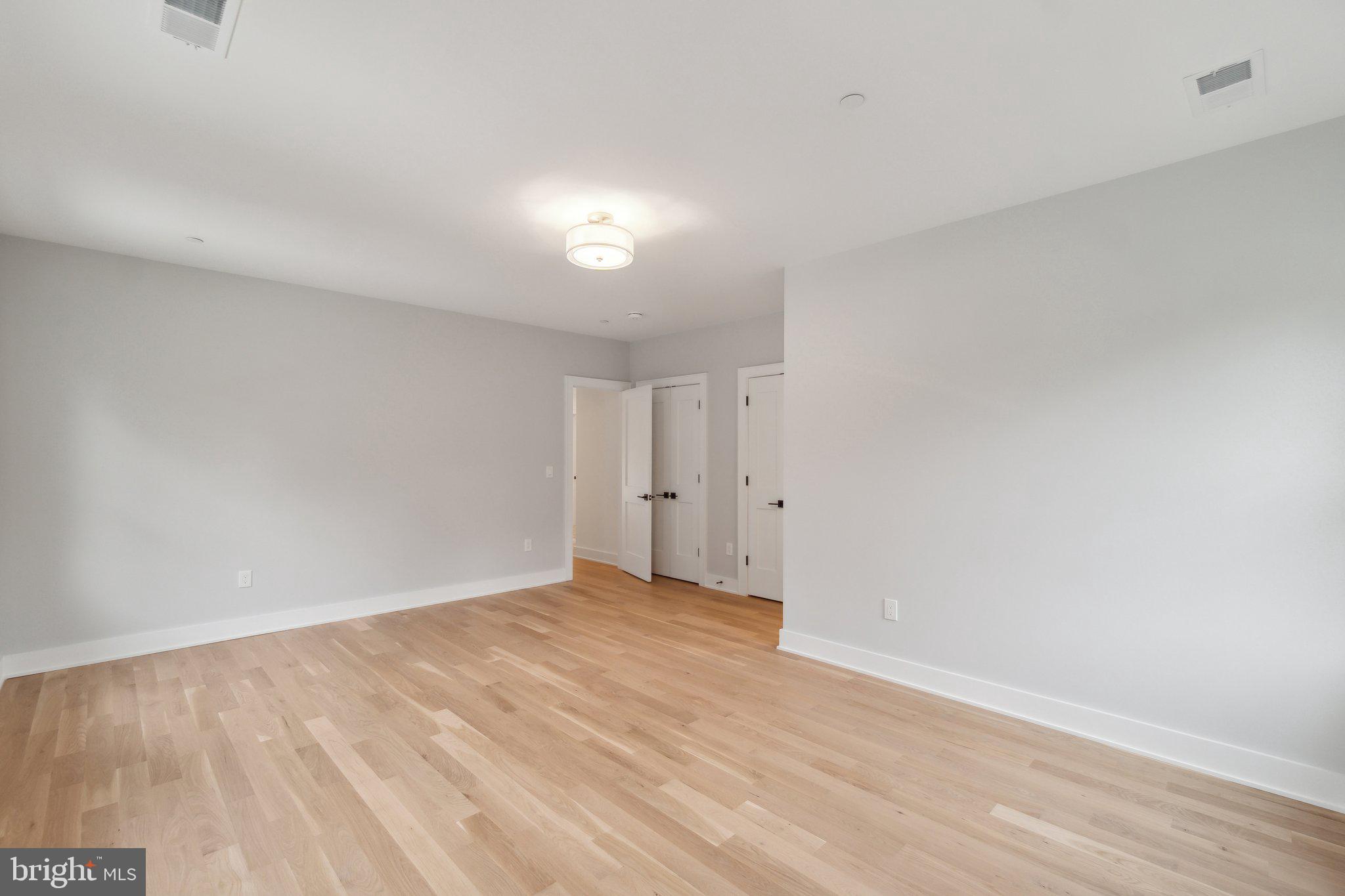 STRATTON WOODS - Residential