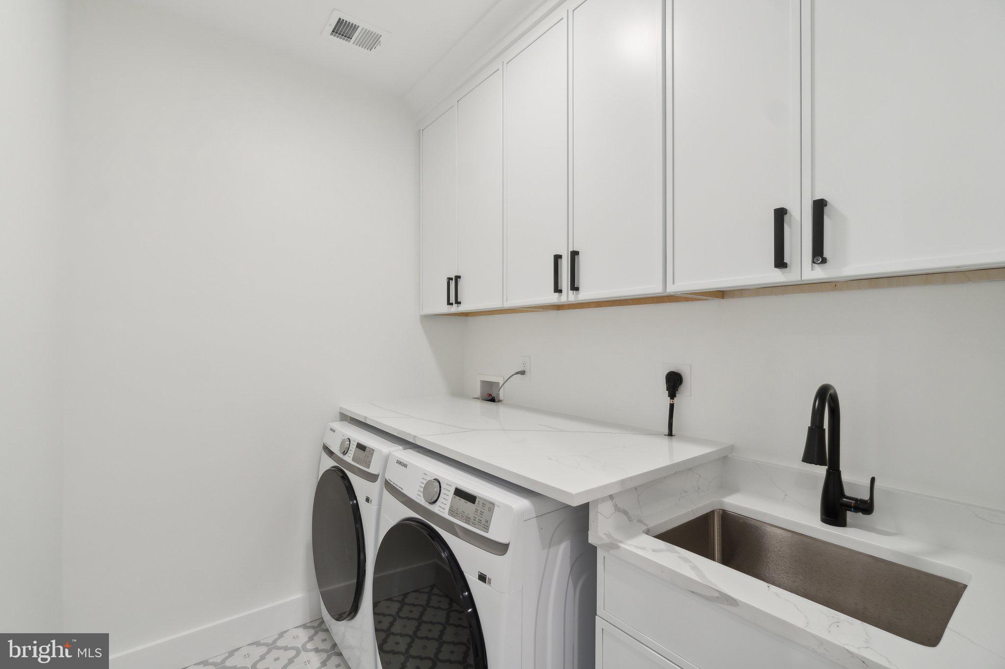 STRATTON WOODS - Residential