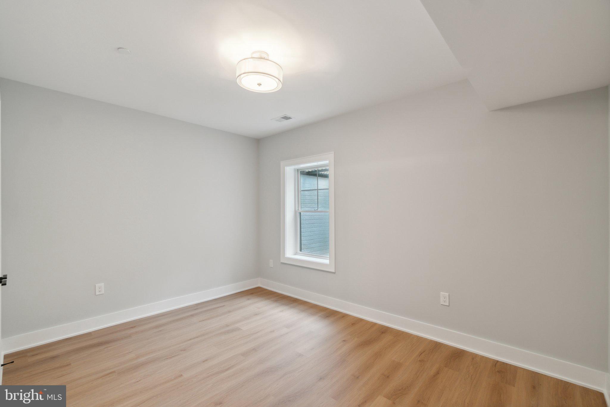 STRATTON WOODS - Residential