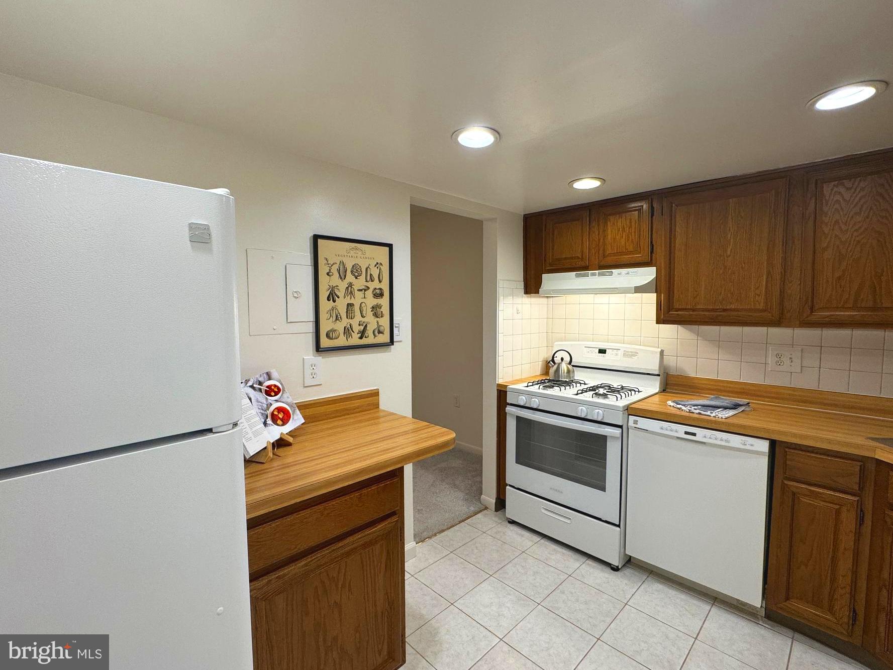 1433 NORTHGATE SQUARE 1A