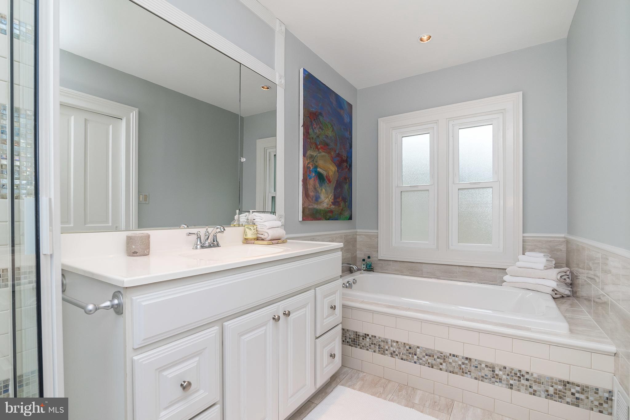 ROLAND PARK - Residential