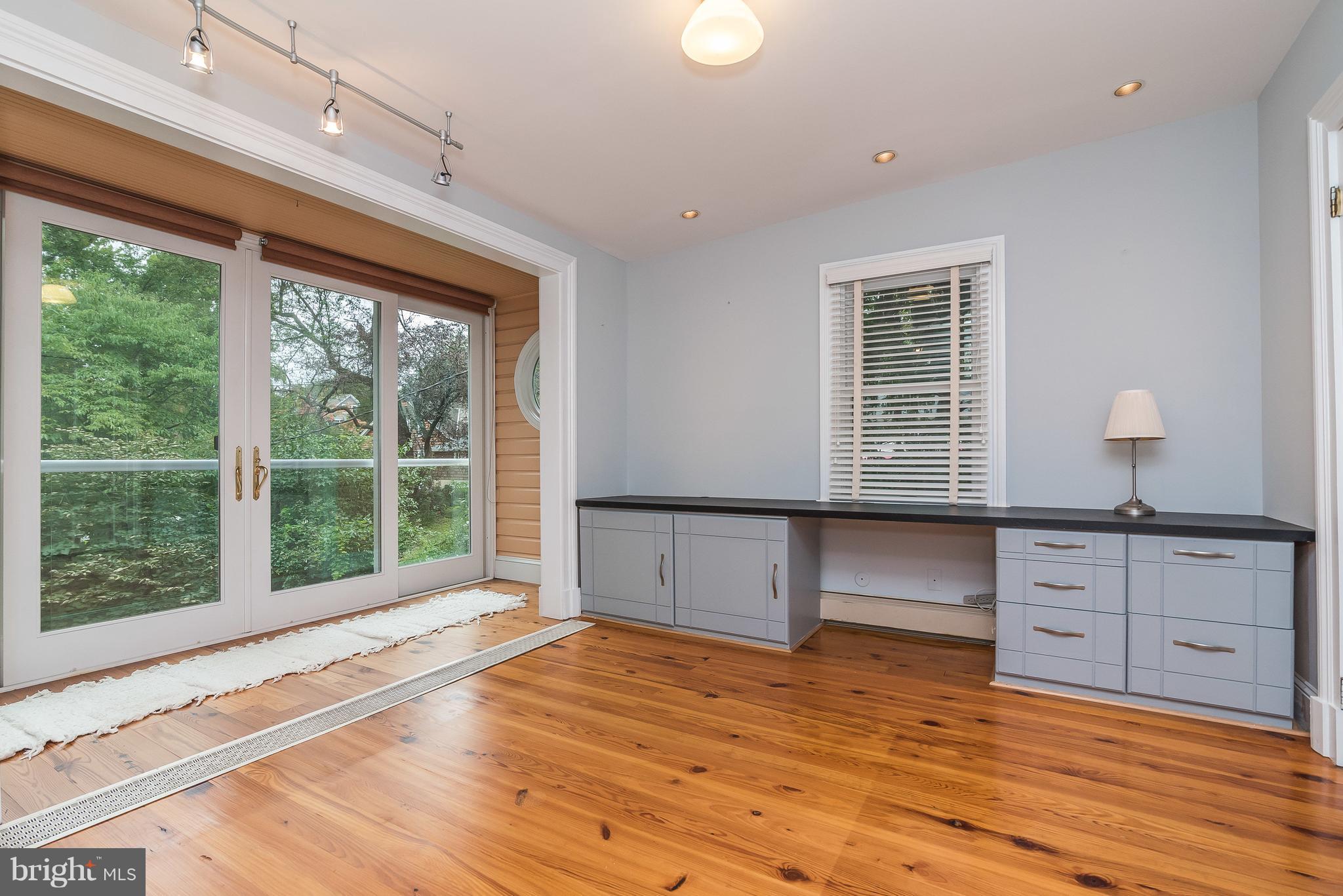 ROLAND PARK - Residential