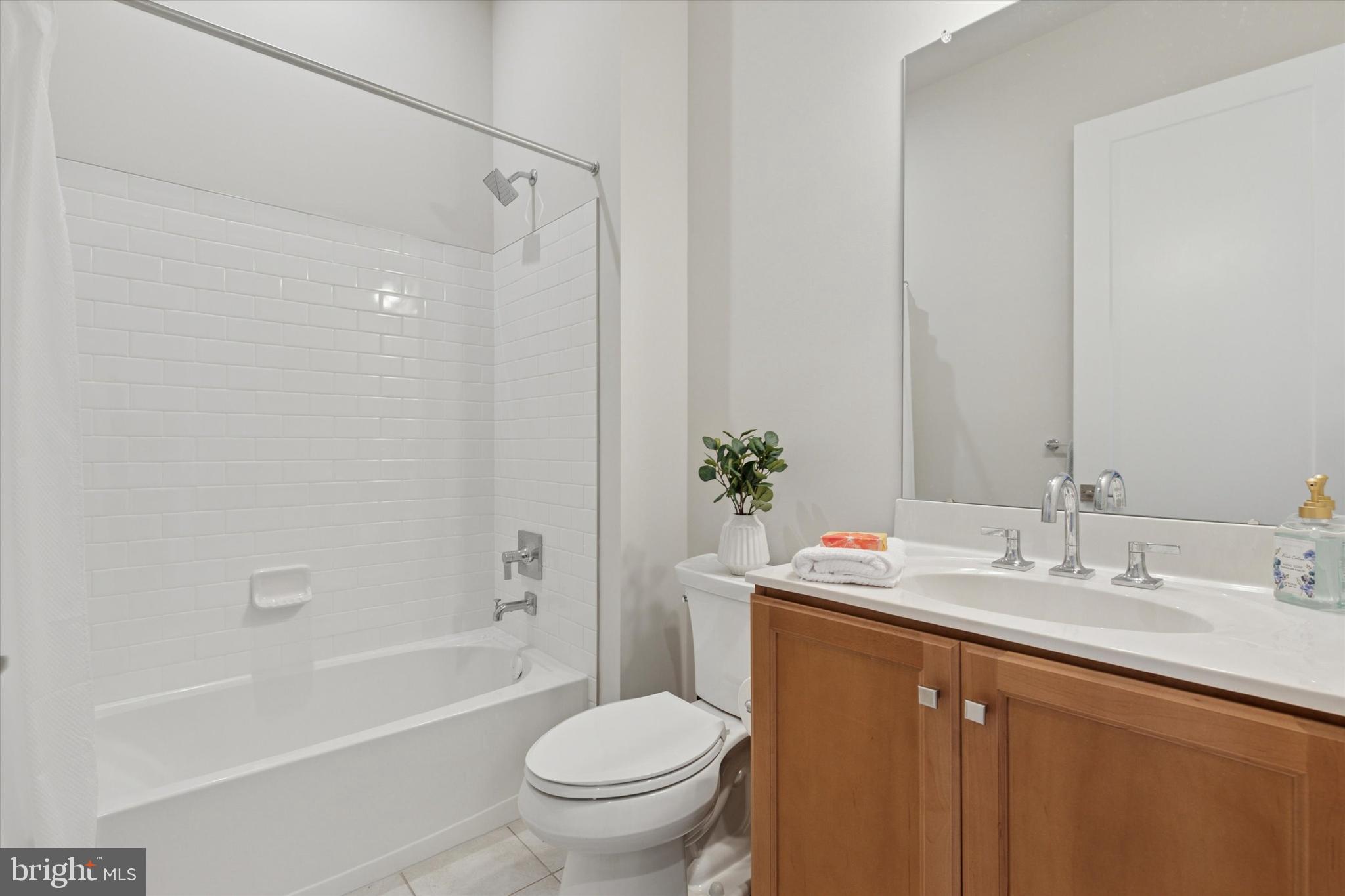 REGENCY AT WATERSIDE - Residential