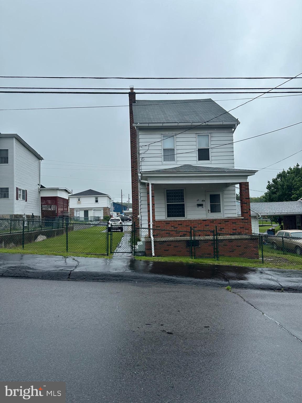 FRACKVILLE - Residential