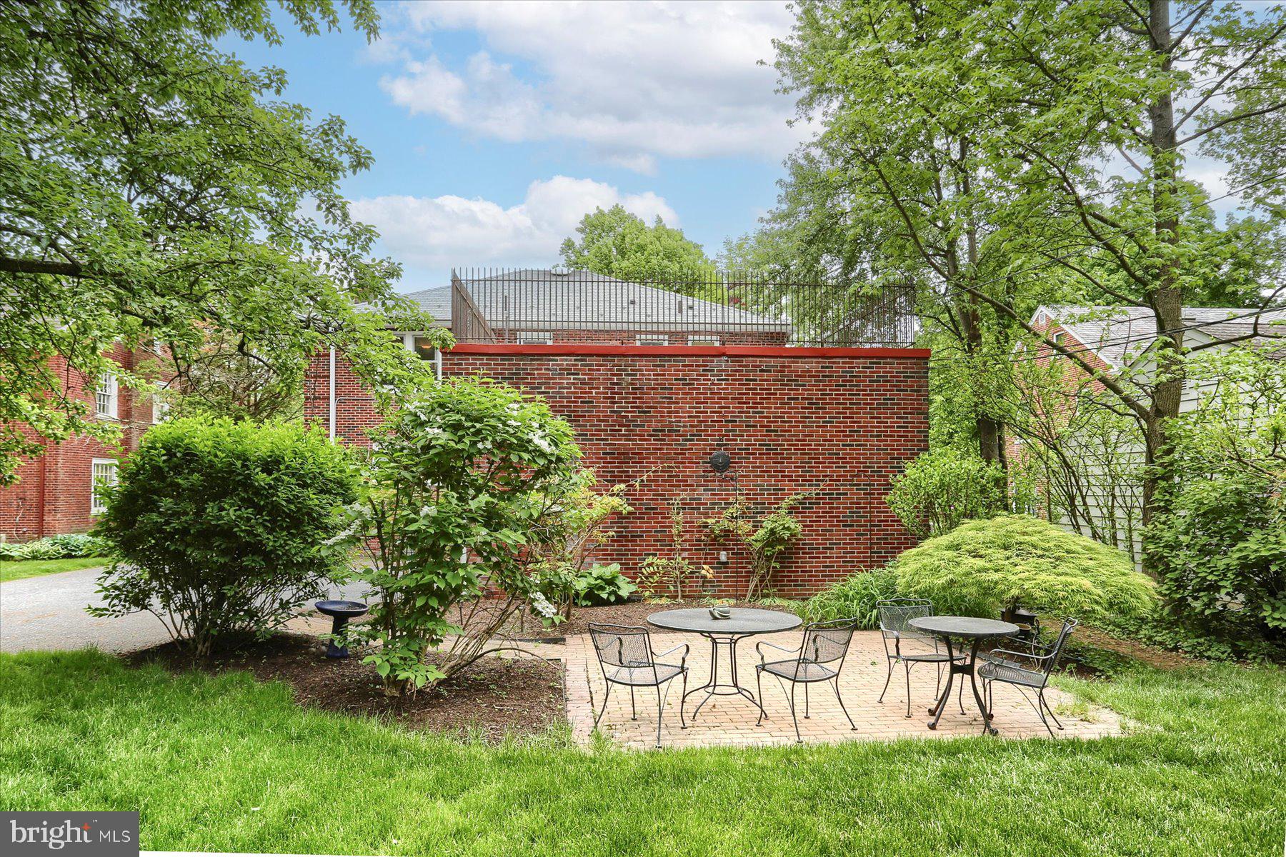 SCHOOL LANE HILLS - Residential